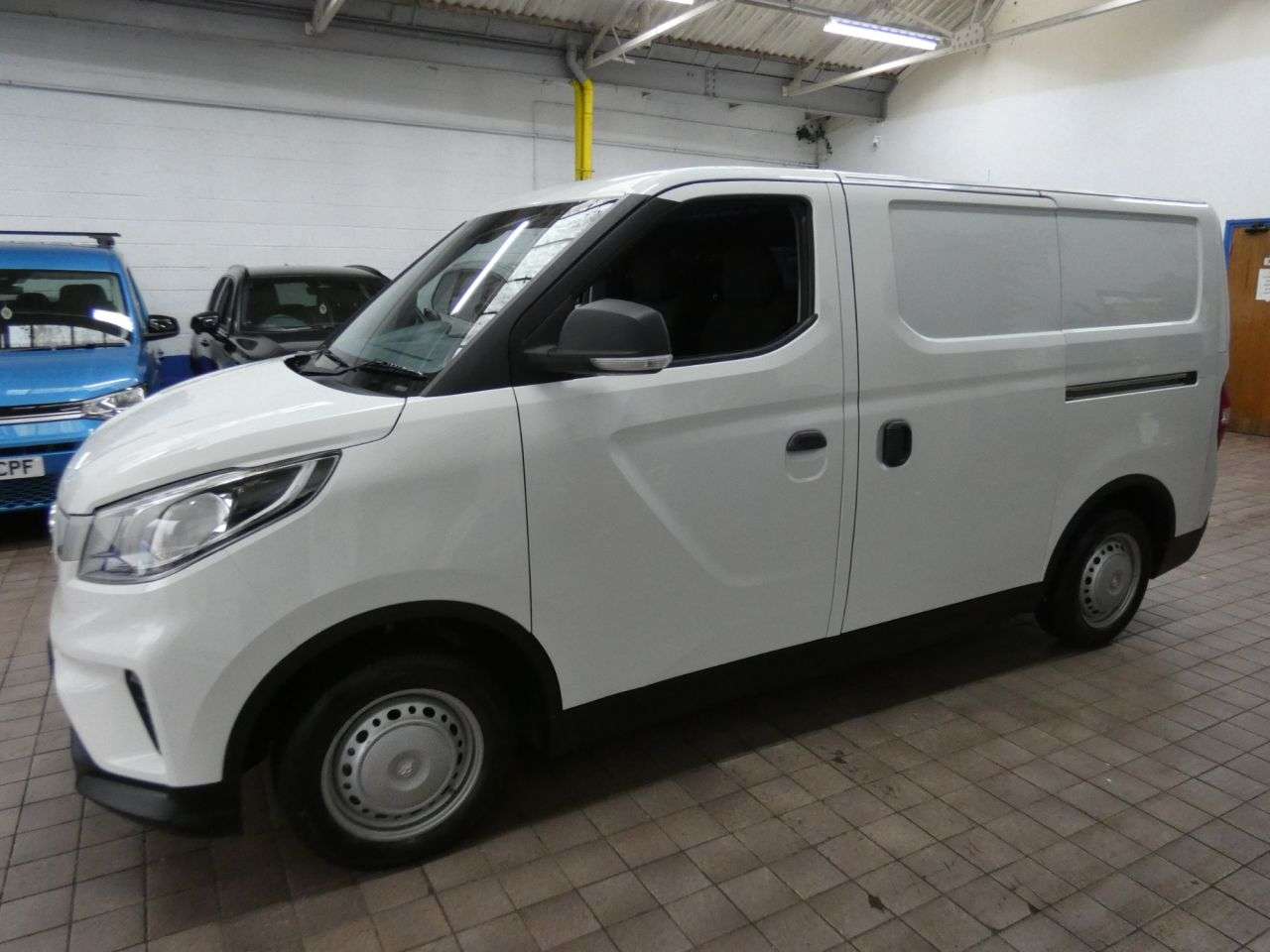 A 2022 MAXUS EDELIVER 3 35kWh Panel Van 5dr Electric Auto FWD L1 (122 ps) GENUINE LOW MILES 1 OWNER A 2022 MAXUS EDELIVER 3 35kWh Panel Van 5dr Electric Auto FWD L1 (122 ps) GENUINE LOW MILES 1 OWNER