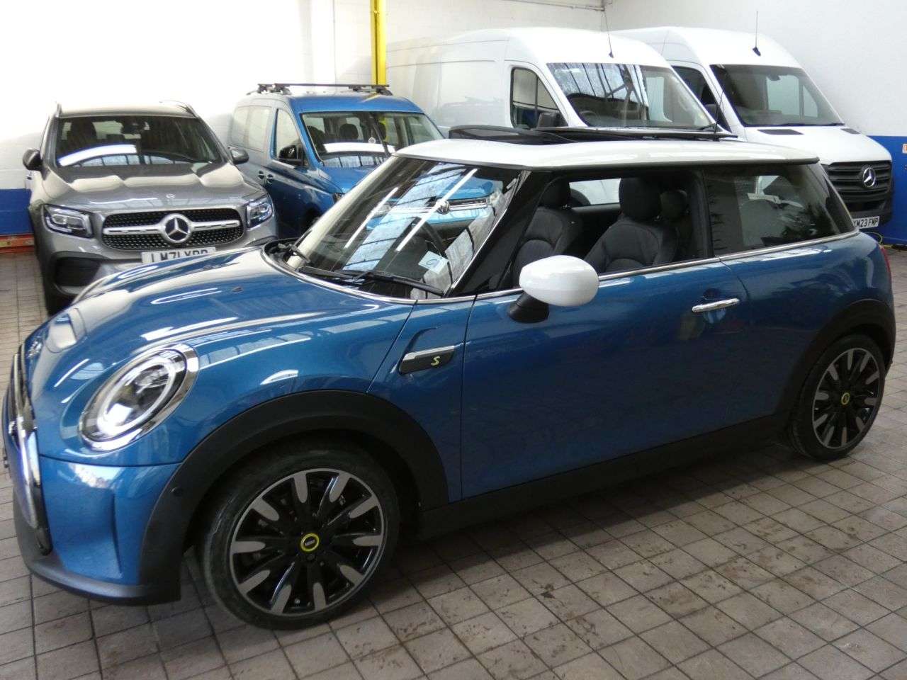 2023 MINI ELECTRIC HATCH 2023 MINI ELECTRIC HATCH