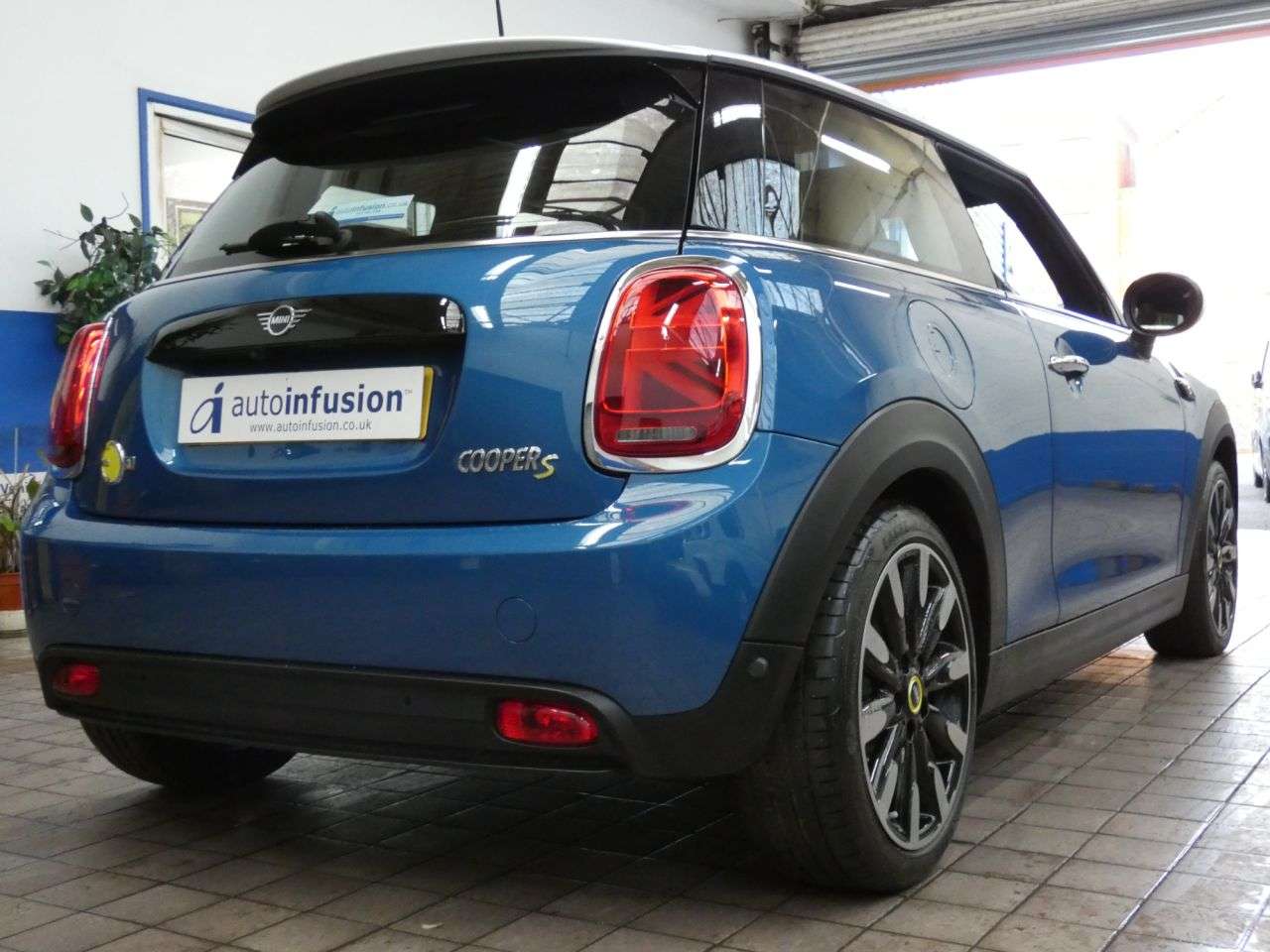 2023 MINI ELECTRIC HATCH 2023 MINI ELECTRIC HATCH