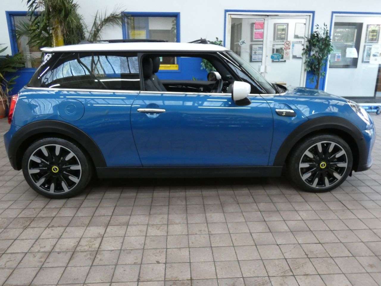 2023 MINI ELECTRIC HATCH 2023 MINI ELECTRIC HATCH