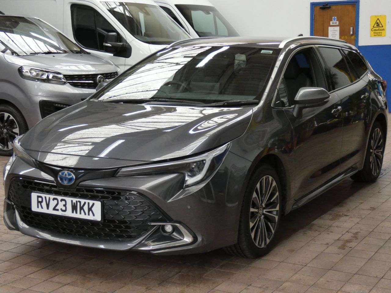 A 2023 TOYOTA COROLLA 1.8 VVT-h Design Touring Sports 5dr Petrol Hybrid CVT Euro 6 (s/s) (140 ps) A 2023 TOYOTA COROLLA 1.8 VVT-h Design Touring Sports 5dr Petrol Hybrid CVT Euro 6 (s/s) (140 ps)