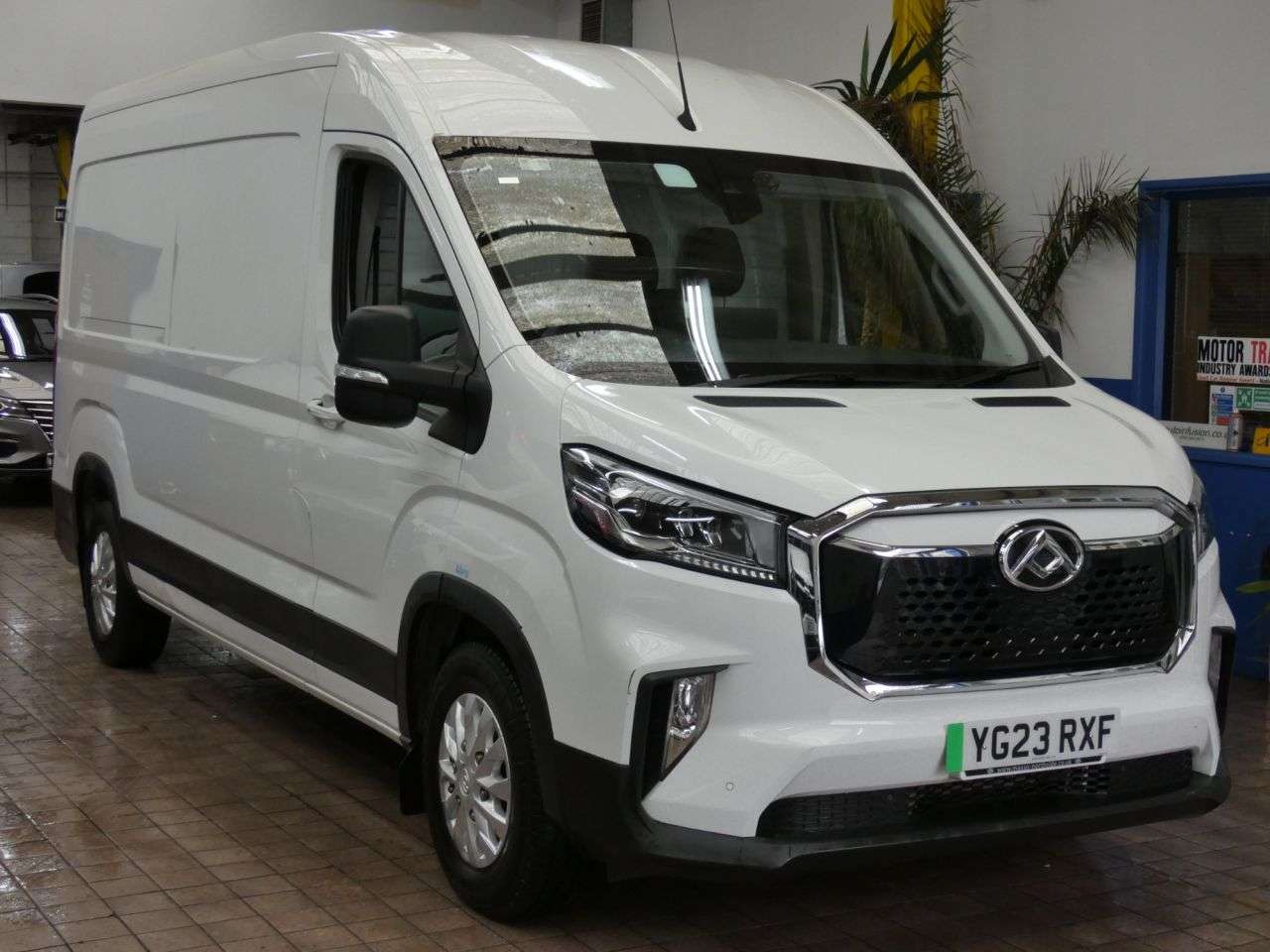 A 2023 MAXUS EDELIVER 9 72kWh Panel Van 5dr Electric Auto FWD L3 H2 (204 ps) LOW MILES 1 OWNER WARR A 2023 MAXUS EDELIVER 9 72kWh Panel Van 5dr Electric Auto FWD L3 H2 (204 ps) LOW MILES 1 OWNER WARR