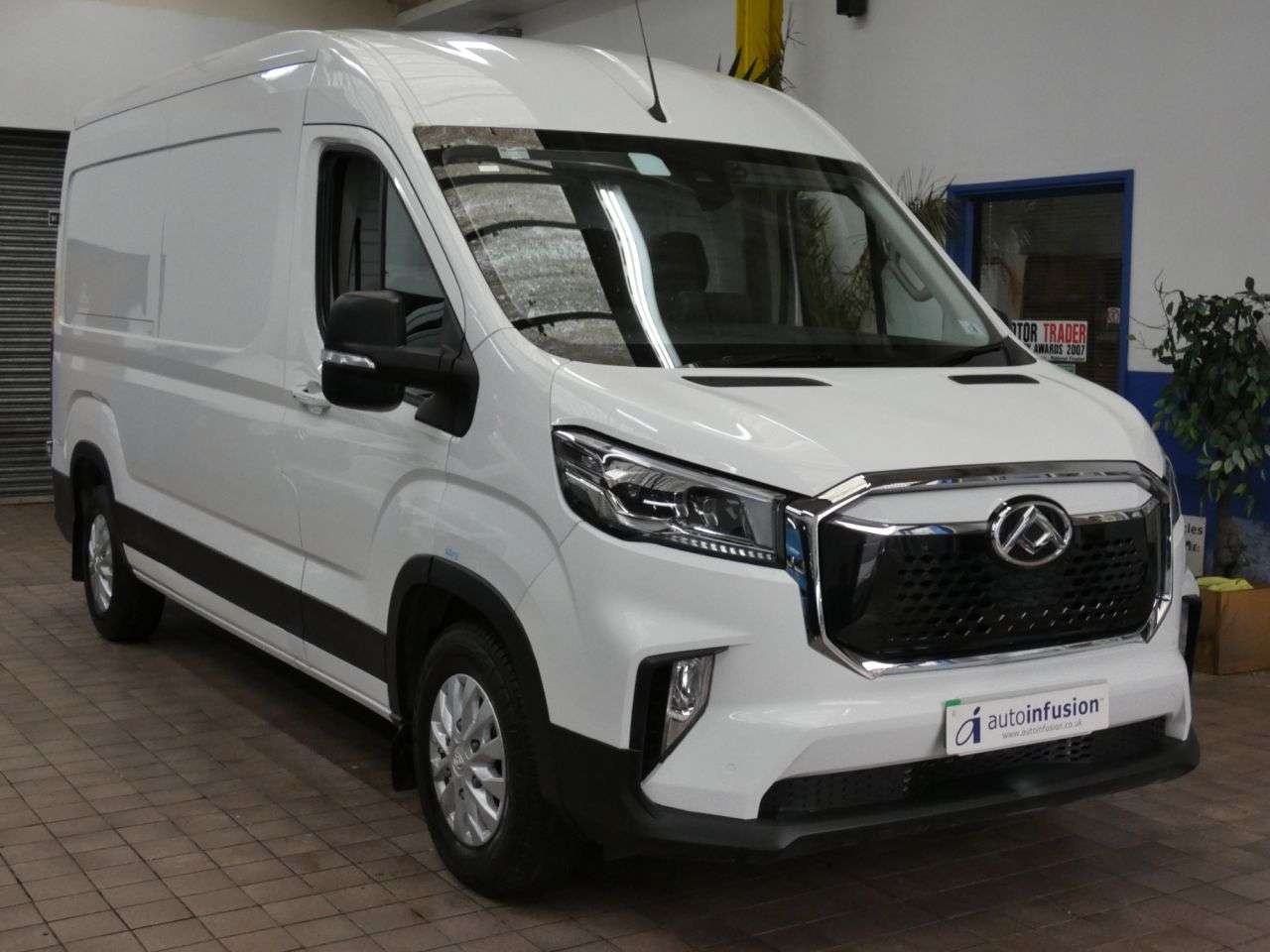A 2023 MAXUS EDELIVER 9 72kWh Panel Van 5dr Electric Auto FWD L3 H2 (204 ps) LOW MILES 1 OWNER WARR A 2023 MAXUS EDELIVER 9 72kWh Panel Van 5dr Electric Auto FWD L3 H2 (204 ps) LOW MILES 1 OWNER WARR