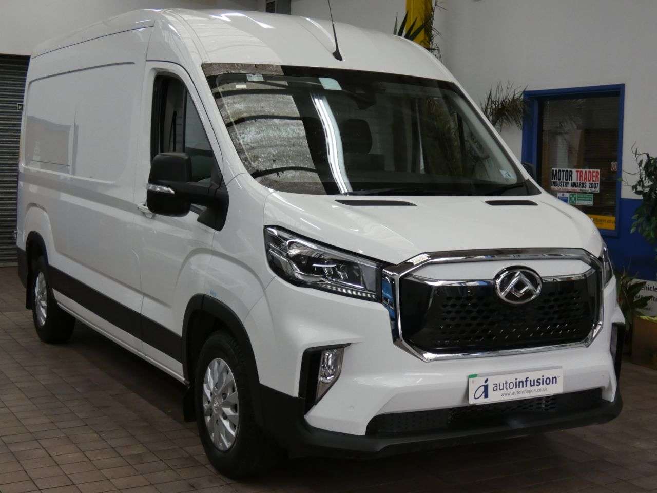 A 2023 MAXUS EDELIVER 9 72kWh Panel Van 5dr Electric Auto FWD L3 H2 (204 ps) LOW MILES 1 OWNER WARR A 2023 MAXUS EDELIVER 9 72kWh Panel Van 5dr Electric Auto FWD L3 H2 (204 ps) LOW MILES 1 OWNER WARR