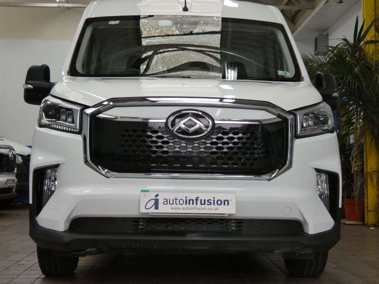 A 2023 MAXUS EDELIVER 9 72kWh Panel Van 5dr Electric Auto FWD L3 H2 (204 ps) LOW MILES 1 OWNER WARR A 2023 MAXUS EDELIVER 9 72kWh Panel Van 5dr Electric Auto FWD L3 H2 (204 ps) LOW MILES 1 OWNER WARR