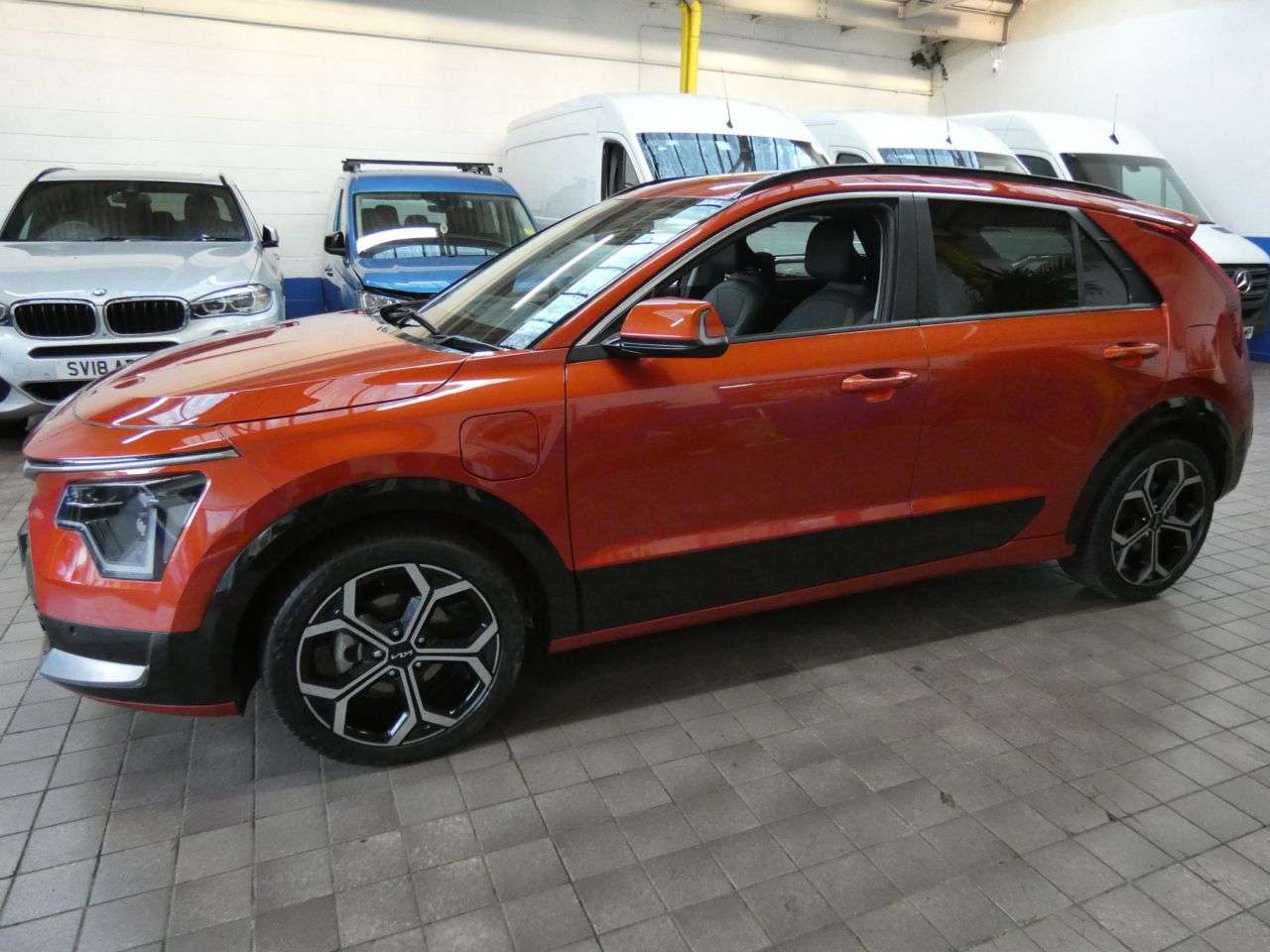 A 2023 KIA NIRO 1.6 GDi 11.1kWh 3 SUV 5dr Petrol Plug-in Hybrid DCT Euro 6 (s/s) (180 bhp) A 2023 KIA NIRO 1.6 GDi 11.1kWh 3 SUV 5dr Petrol Plug-in Hybrid DCT Euro 6 (s/s) (180 bhp)