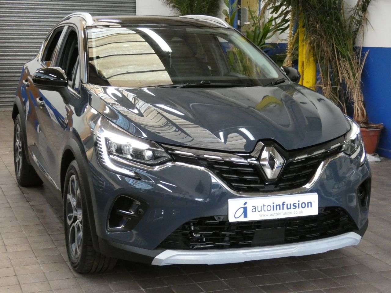 A 2023 RENAULT CAPTUR 1.6 E-TECH 9.8kWh techno SUV 5dr Petrol Plug-in Hybrid Auto Euro 6 (s/s) (1 A 2023 RENAULT CAPTUR 1.6 E-TECH 9.8kWh techno SUV 5dr Petrol Plug-in Hybrid Auto Euro 6 (s/s) (1