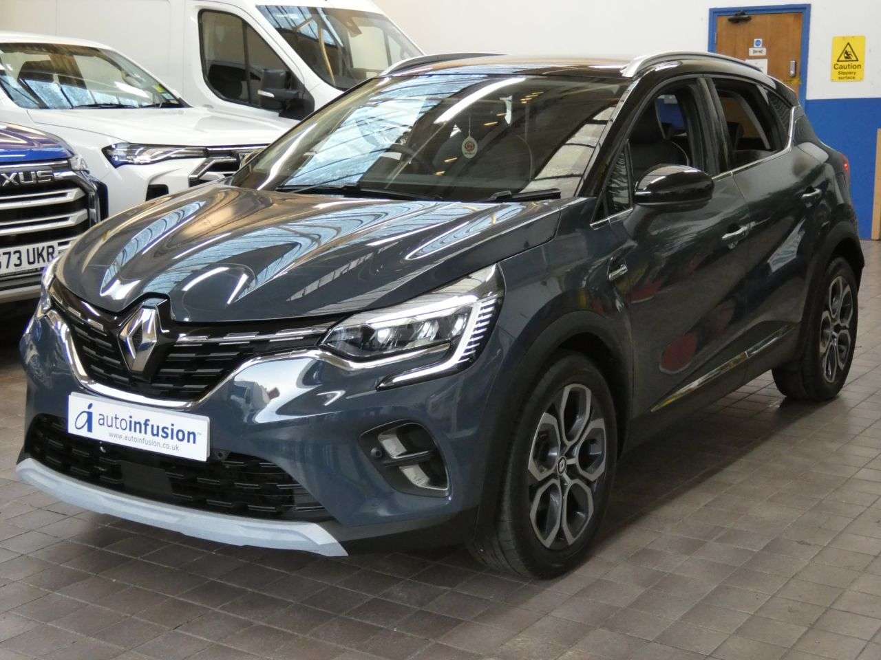 A 2023 RENAULT CAPTUR 1.6 E-TECH 9.8kWh techno SUV 5dr Petrol Plug-in Hybrid Auto Euro 6 (s/s) (1 A 2023 RENAULT CAPTUR 1.6 E-TECH 9.8kWh techno SUV 5dr Petrol Plug-in Hybrid Auto Euro 6 (s/s) (1