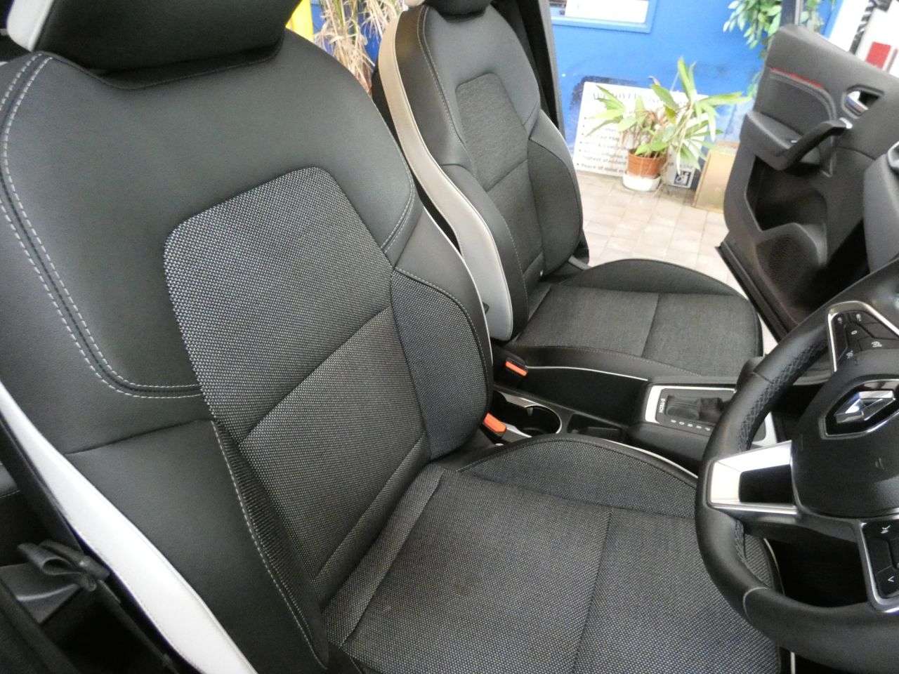 2023 RENAULT CAPTUR 2023 RENAULT CAPTUR