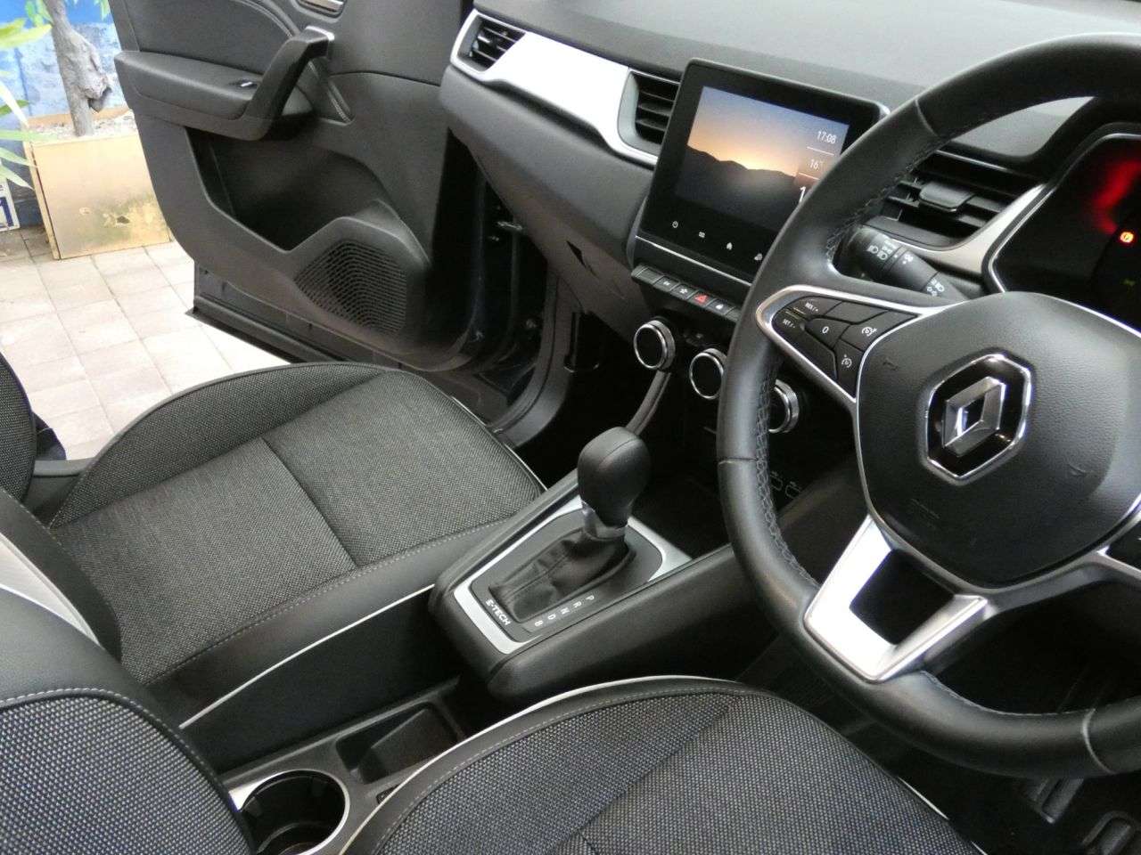 2023 RENAULT CAPTUR 2023 RENAULT CAPTUR