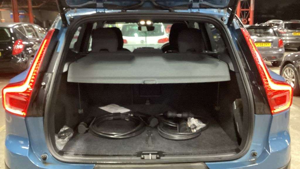 2022 VOLVO XC40 2022 VOLVO XC40