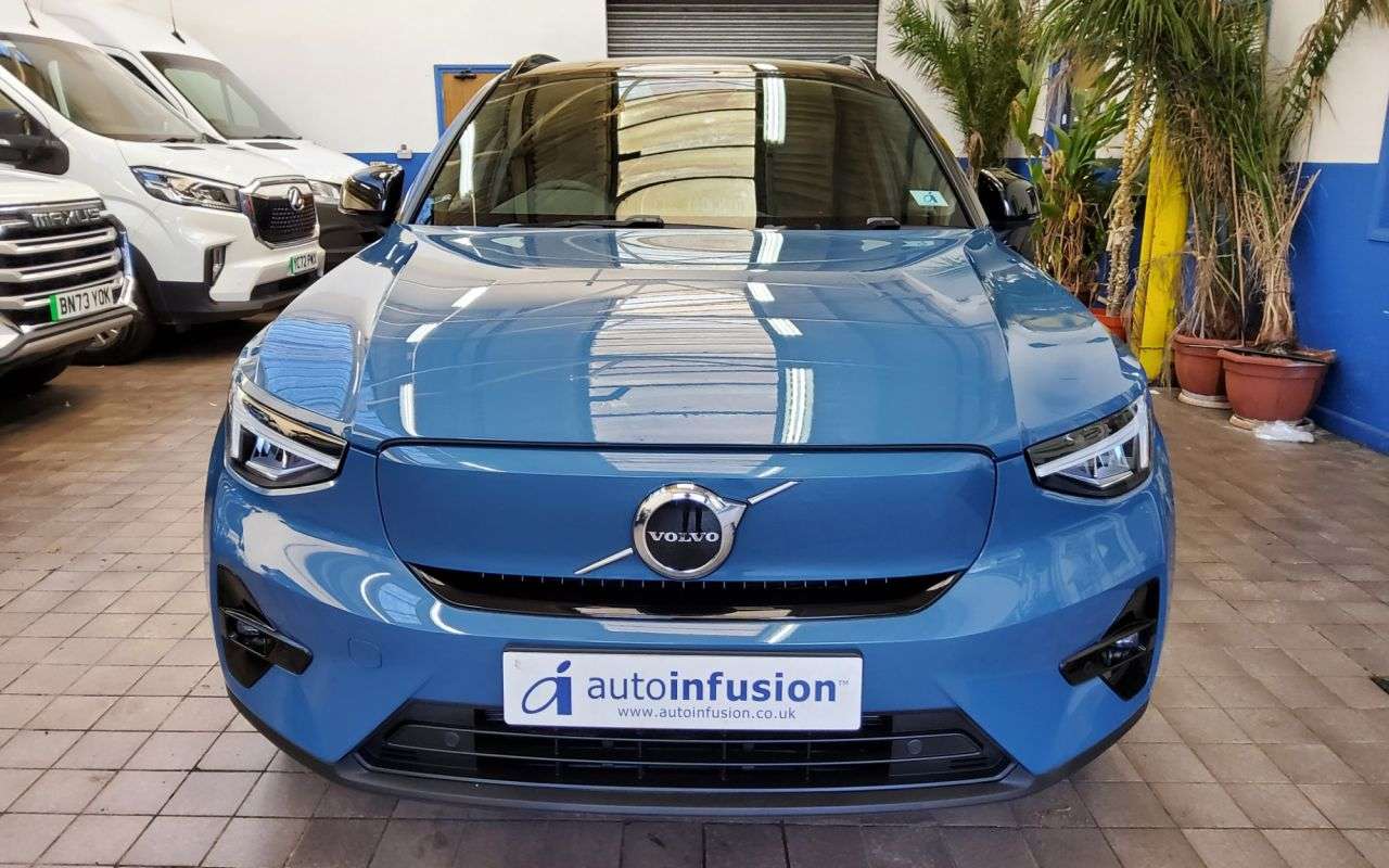 2022 VOLVO XC40 2022 VOLVO XC40