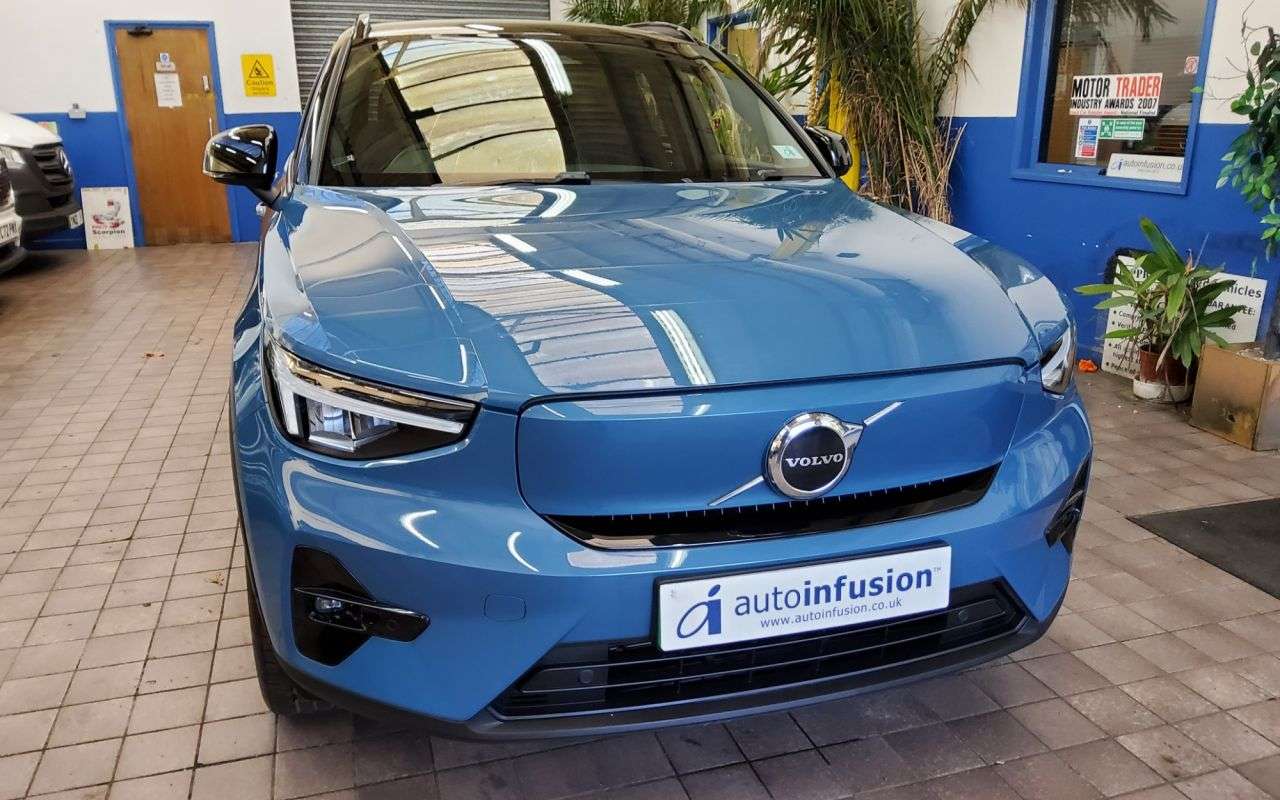 2022 VOLVO XC40 2022 VOLVO XC40