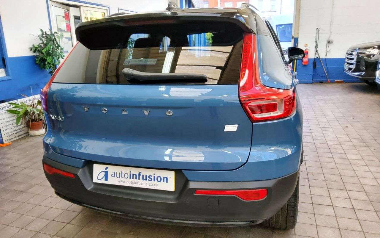 2022 VOLVO XC40 2022 VOLVO XC40