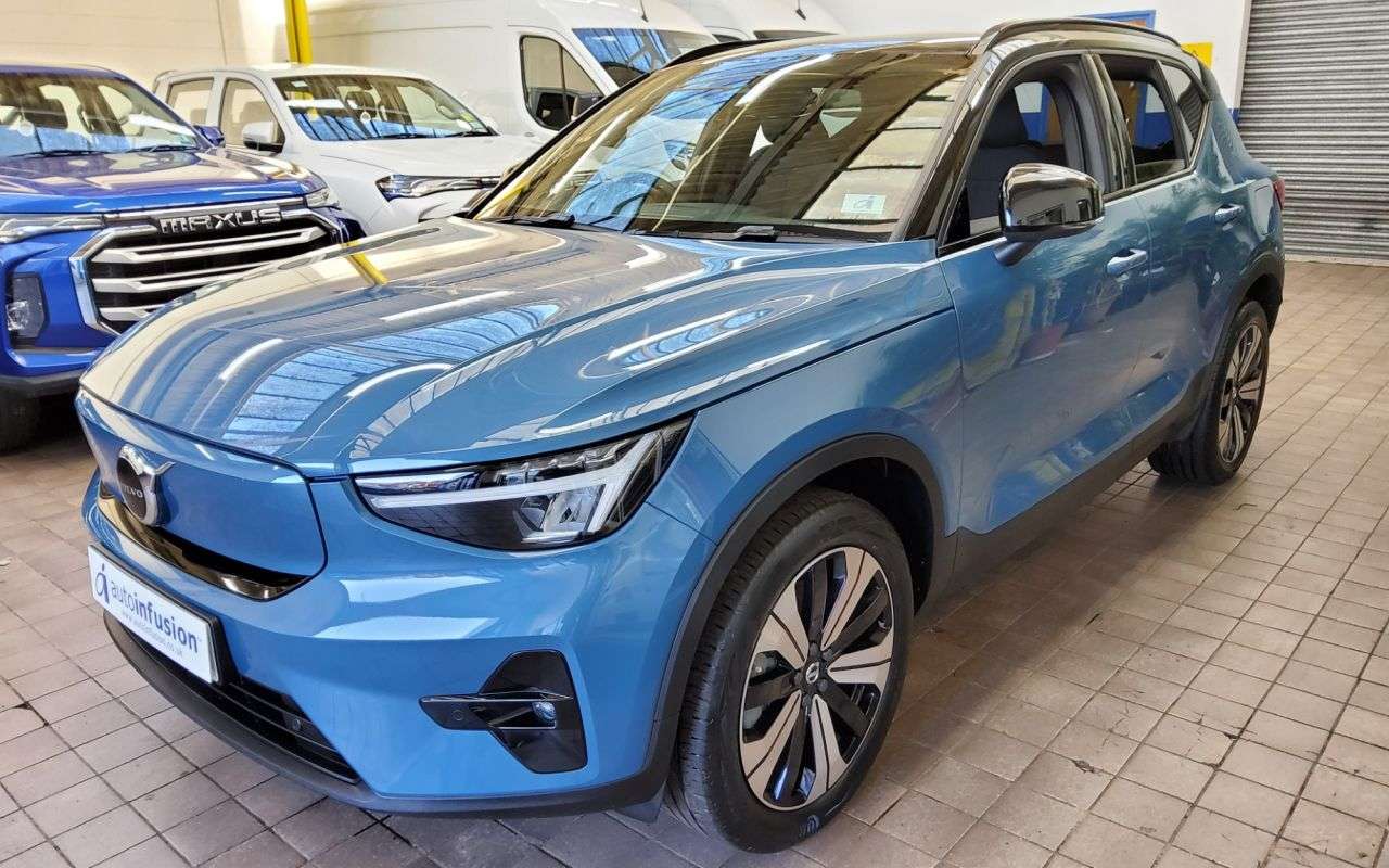 2022 VOLVO XC40 2022 VOLVO XC40
