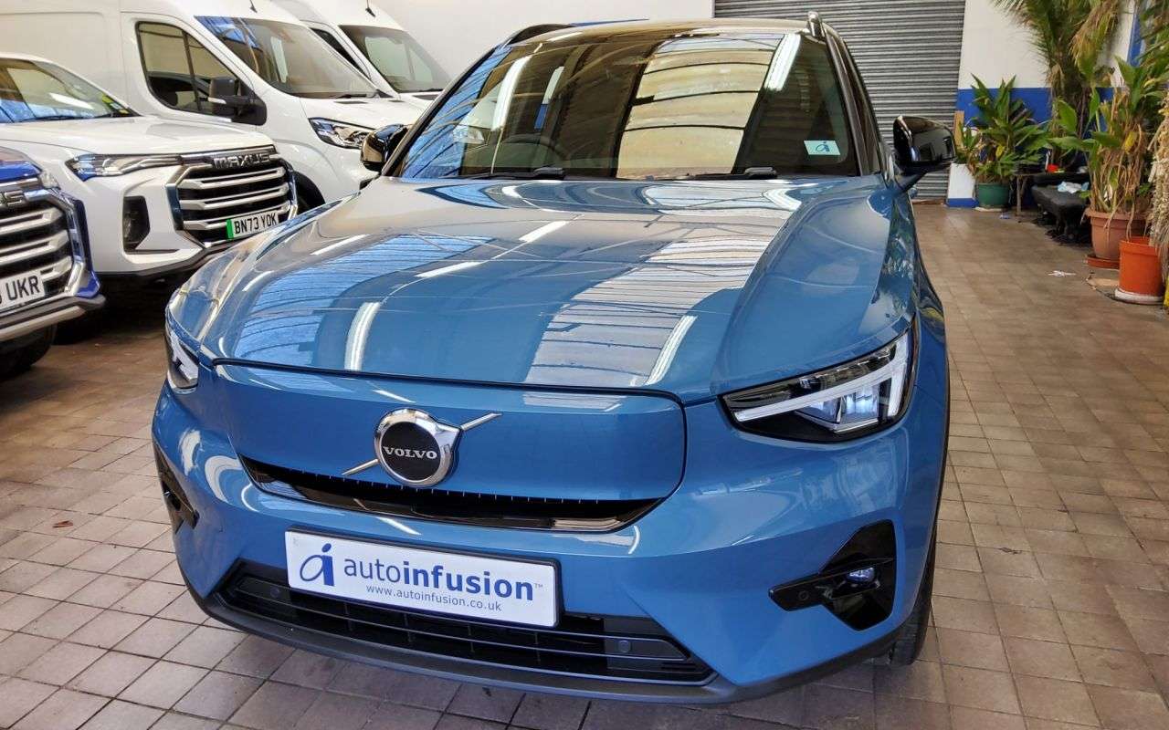 2022 VOLVO XC40 2022 VOLVO XC40