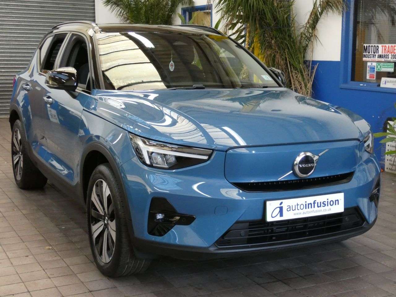 A 2022 VOLVO XC40 Recharge 69kWh Plus SUV 5dr Electric Auto (231 ps) GENUINE LOW MILES 1 OWNE A 2022 VOLVO XC40 Recharge 69kWh Plus SUV 5dr Electric Auto (231 ps) GENUINE LOW MILES 1 OWNE