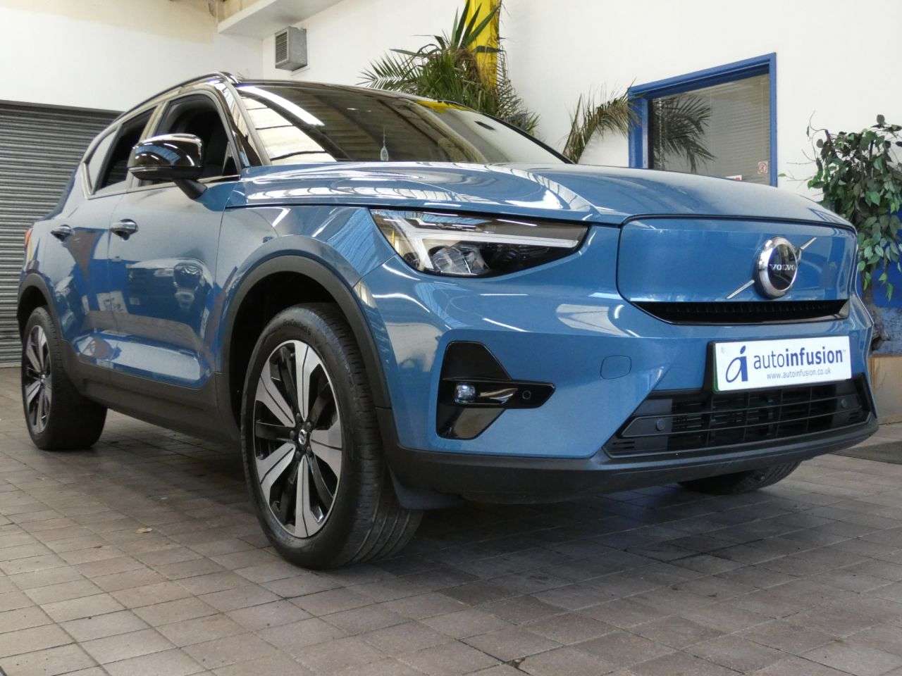 2022 VOLVO XC40 2022 VOLVO XC40