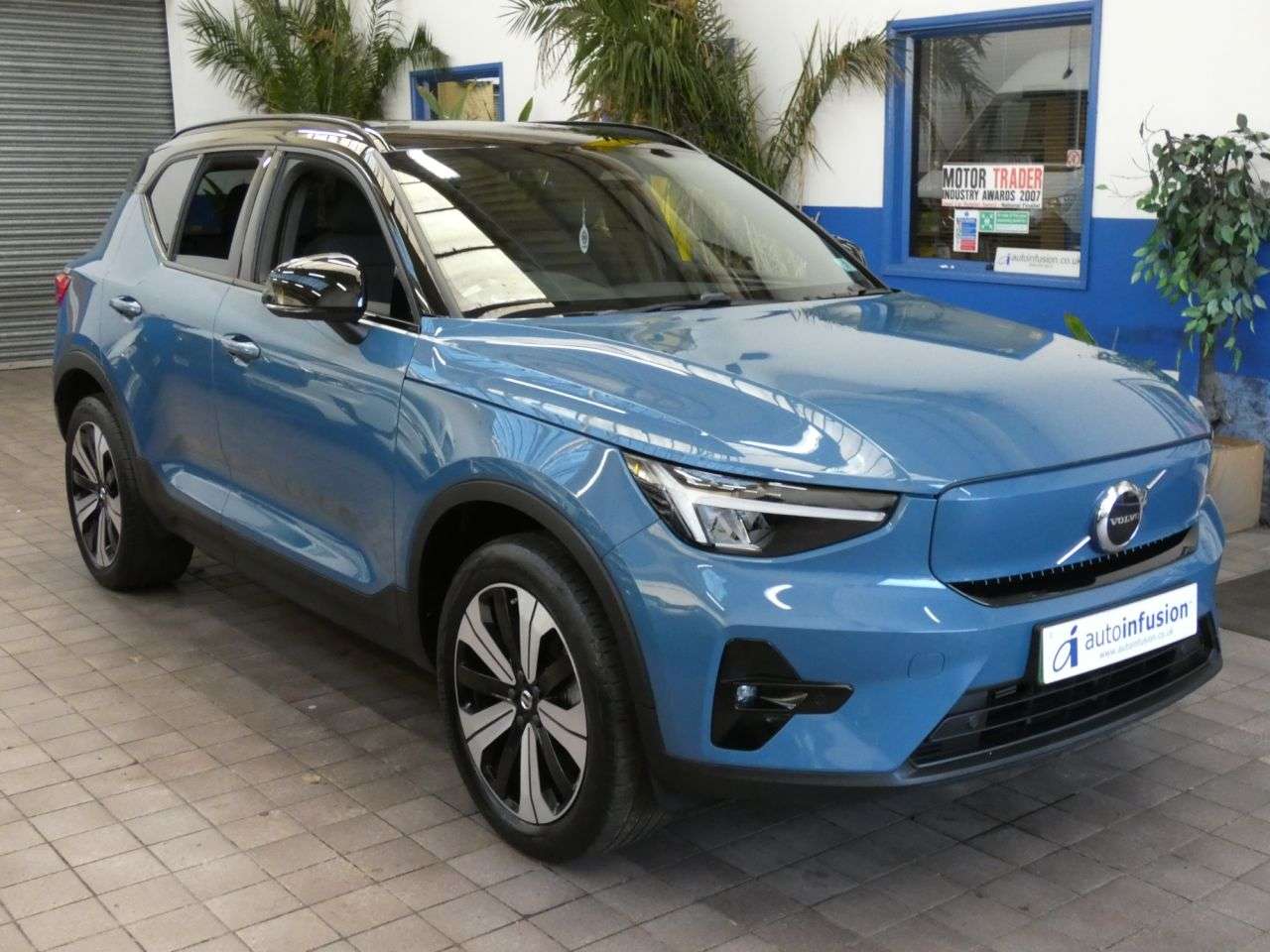 2022 VOLVO XC40 2022 VOLVO XC40