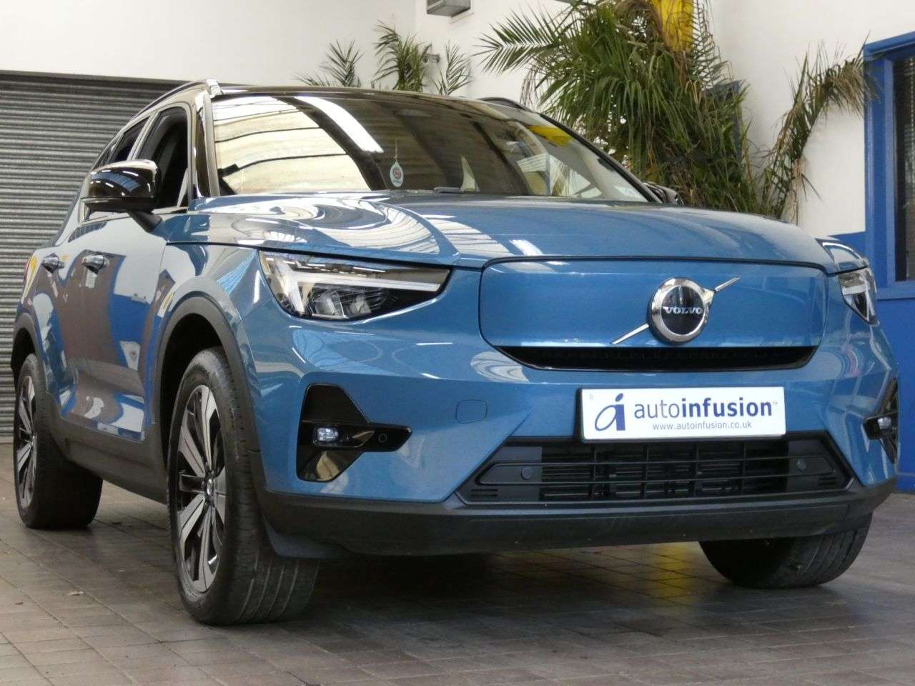 2022 VOLVO XC40 2022 VOLVO XC40