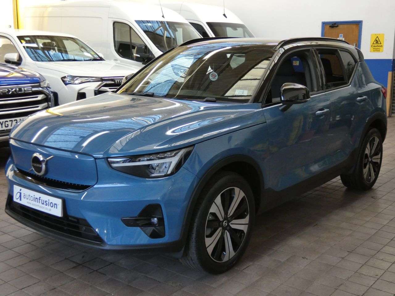 2022 VOLVO XC40 2022 VOLVO XC40