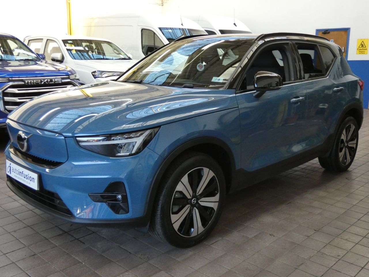 2022 VOLVO XC40 2022 VOLVO XC40