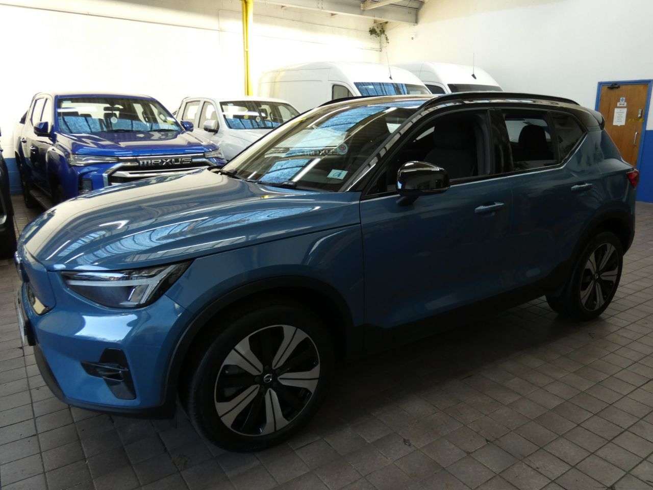 2022 VOLVO XC40 2022 VOLVO XC40