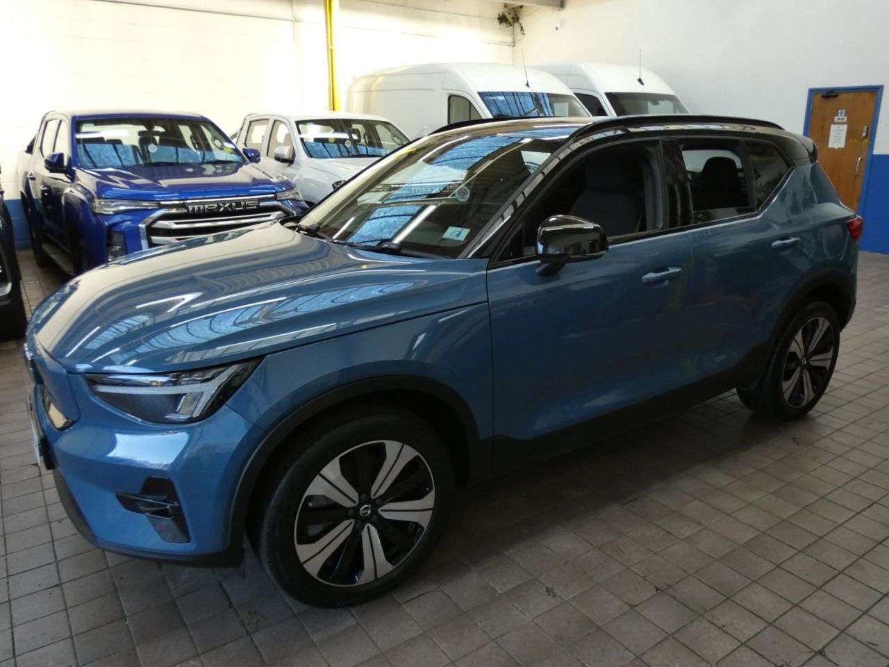 2022 VOLVO XC40 2022 VOLVO XC40