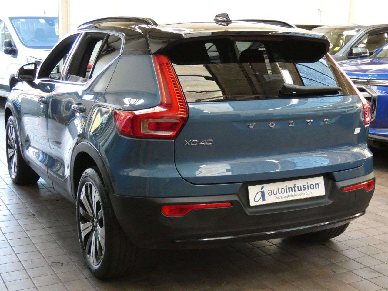 2022 VOLVO XC40 2022 VOLVO XC40