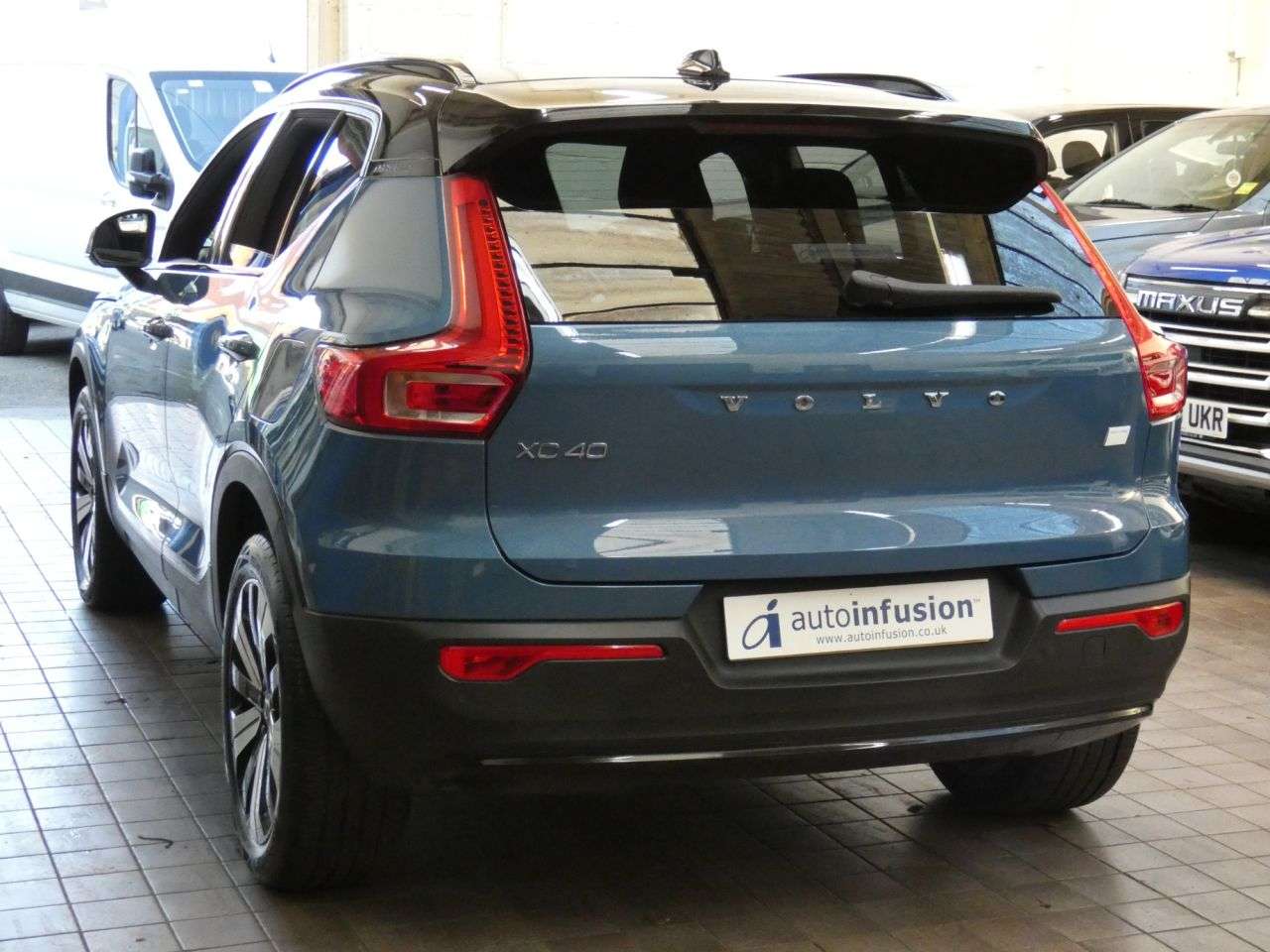 2022 VOLVO XC40 2022 VOLVO XC40