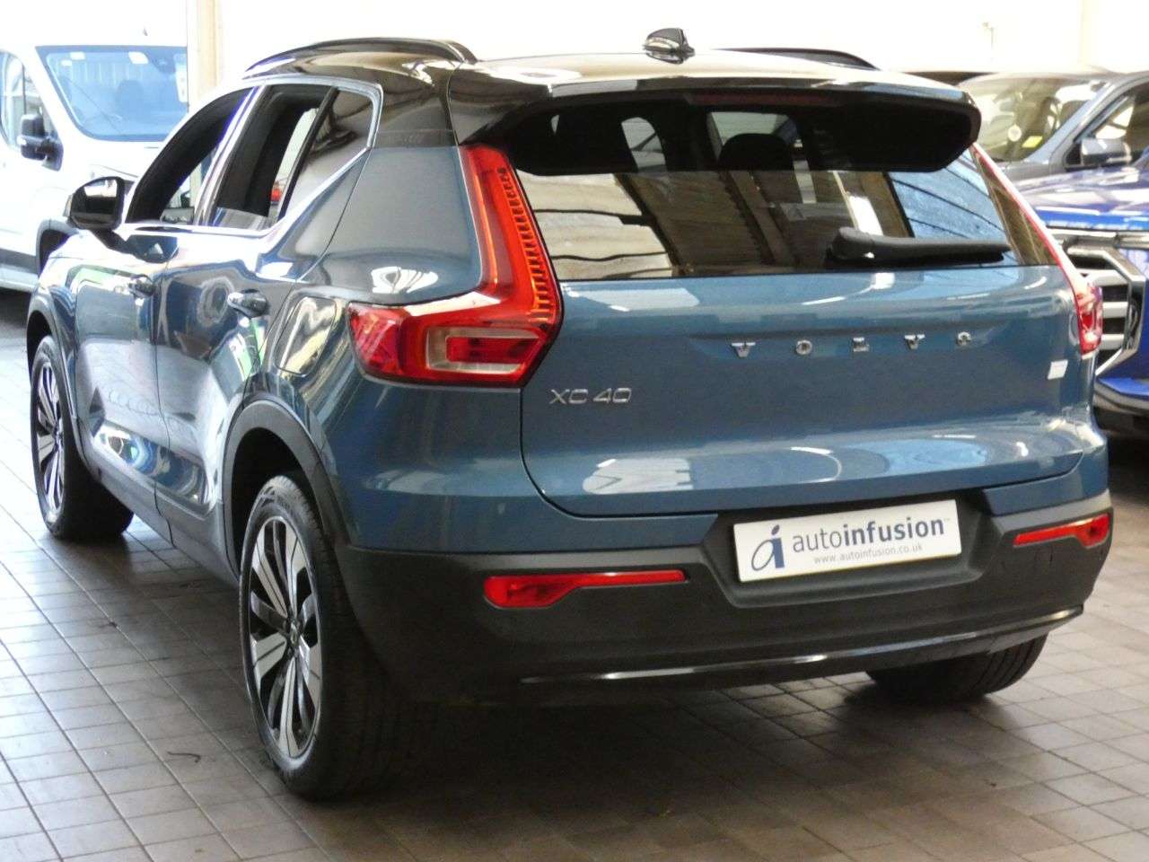 2022 VOLVO XC40 2022 VOLVO XC40