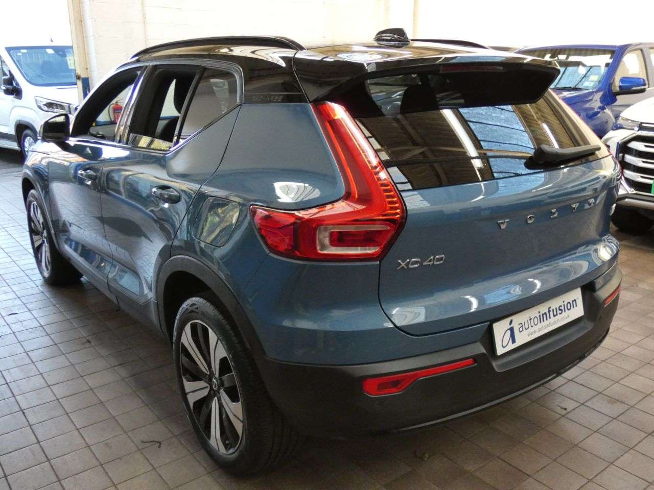 2022 VOLVO XC40 2022 VOLVO XC40