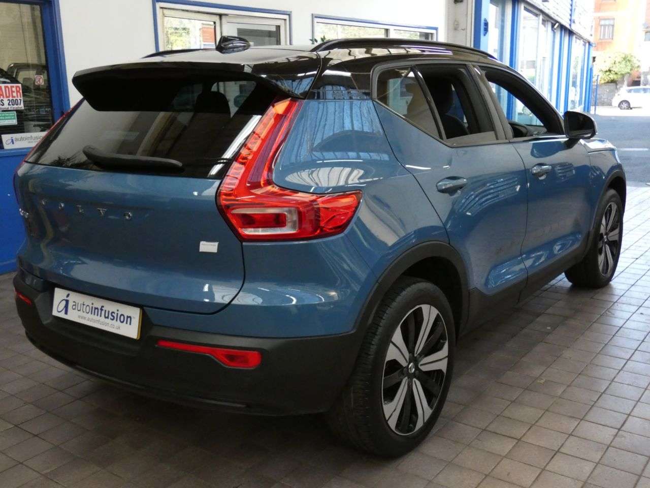 2022 VOLVO XC40 2022 VOLVO XC40