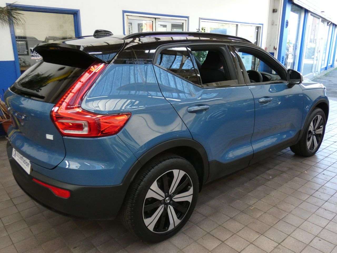 2022 VOLVO XC40 2022 VOLVO XC40