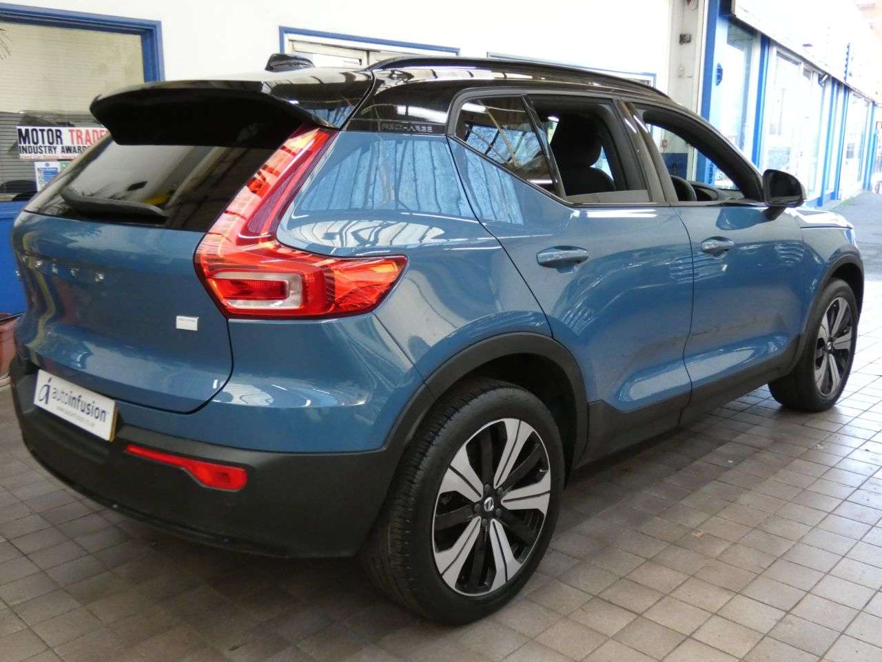 2022 VOLVO XC40 2022 VOLVO XC40