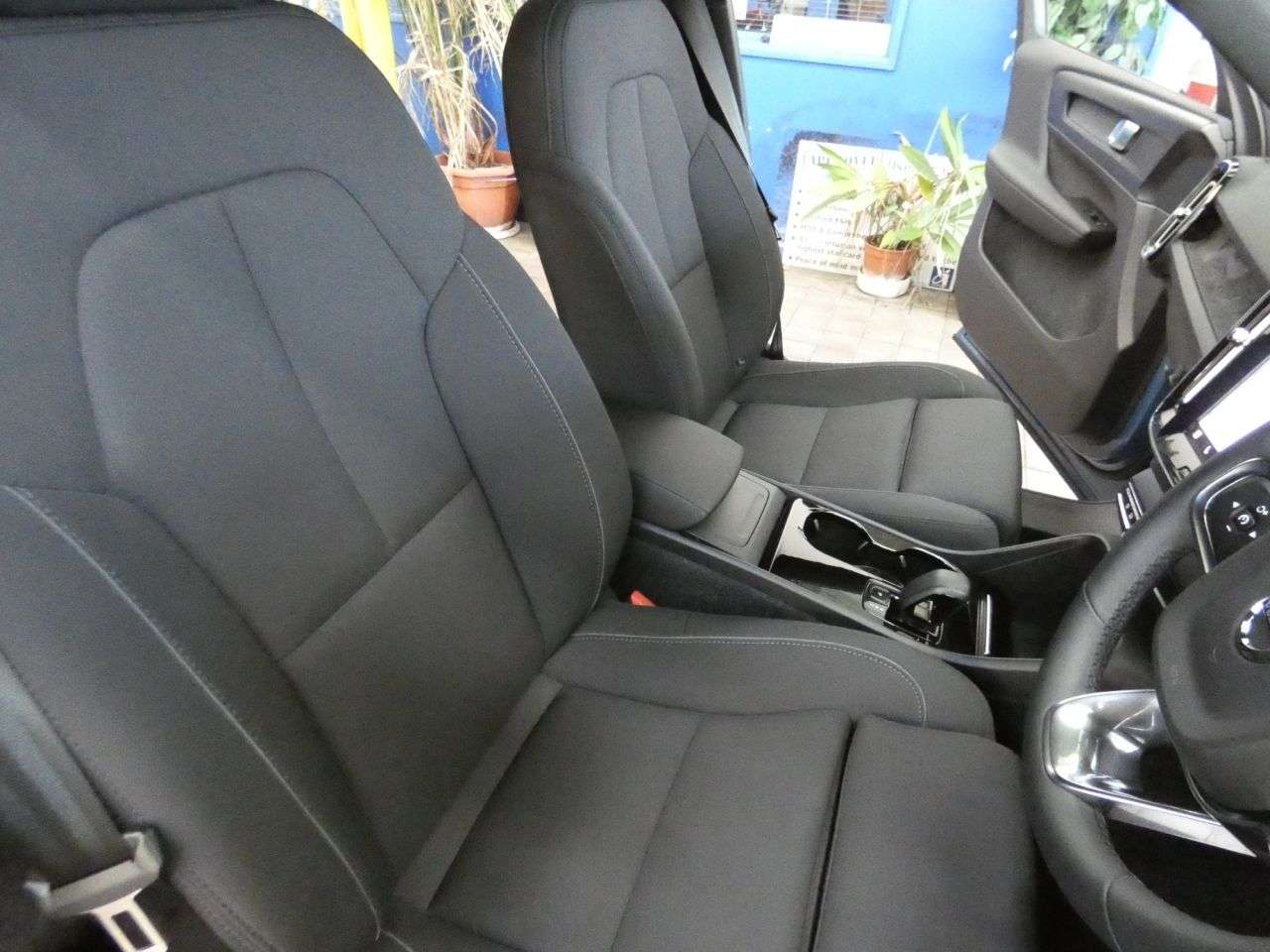 2022 VOLVO XC40 2022 VOLVO XC40