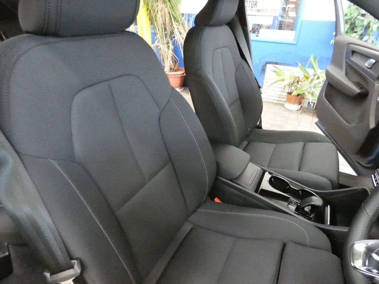 2022 VOLVO XC40 2022 VOLVO XC40