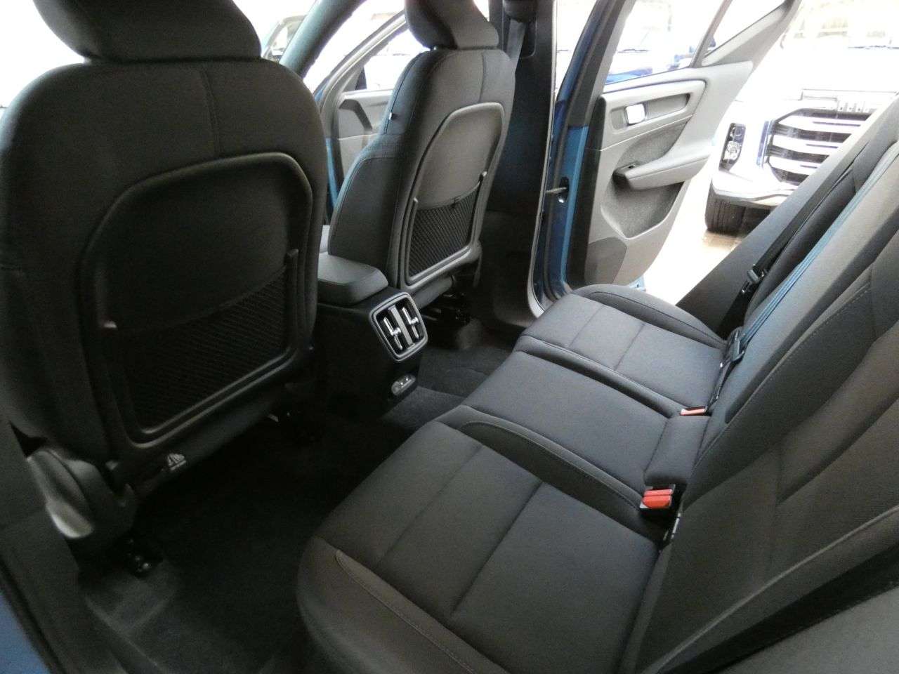 2022 VOLVO XC40 2022 VOLVO XC40