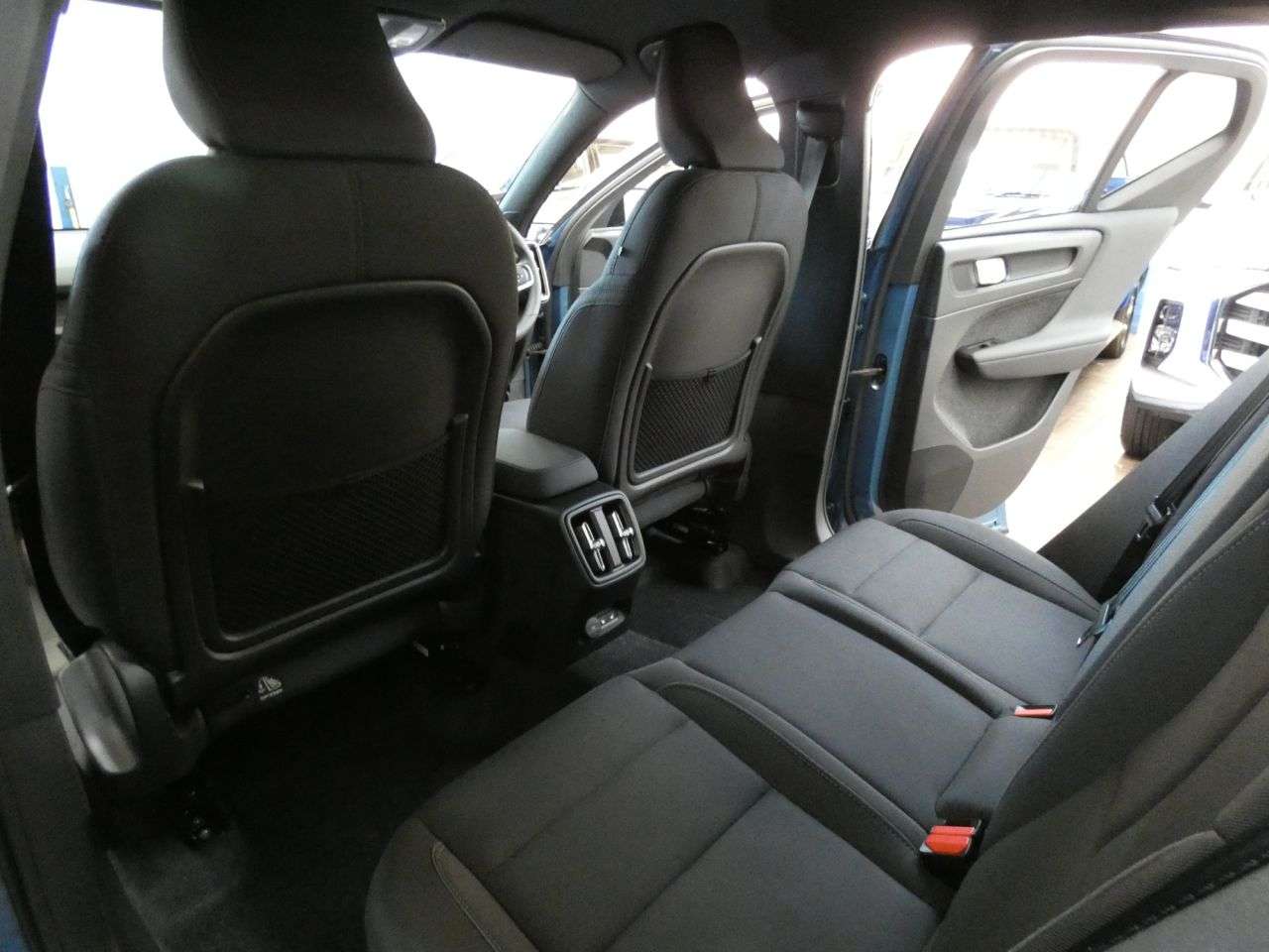 2022 VOLVO XC40 2022 VOLVO XC40