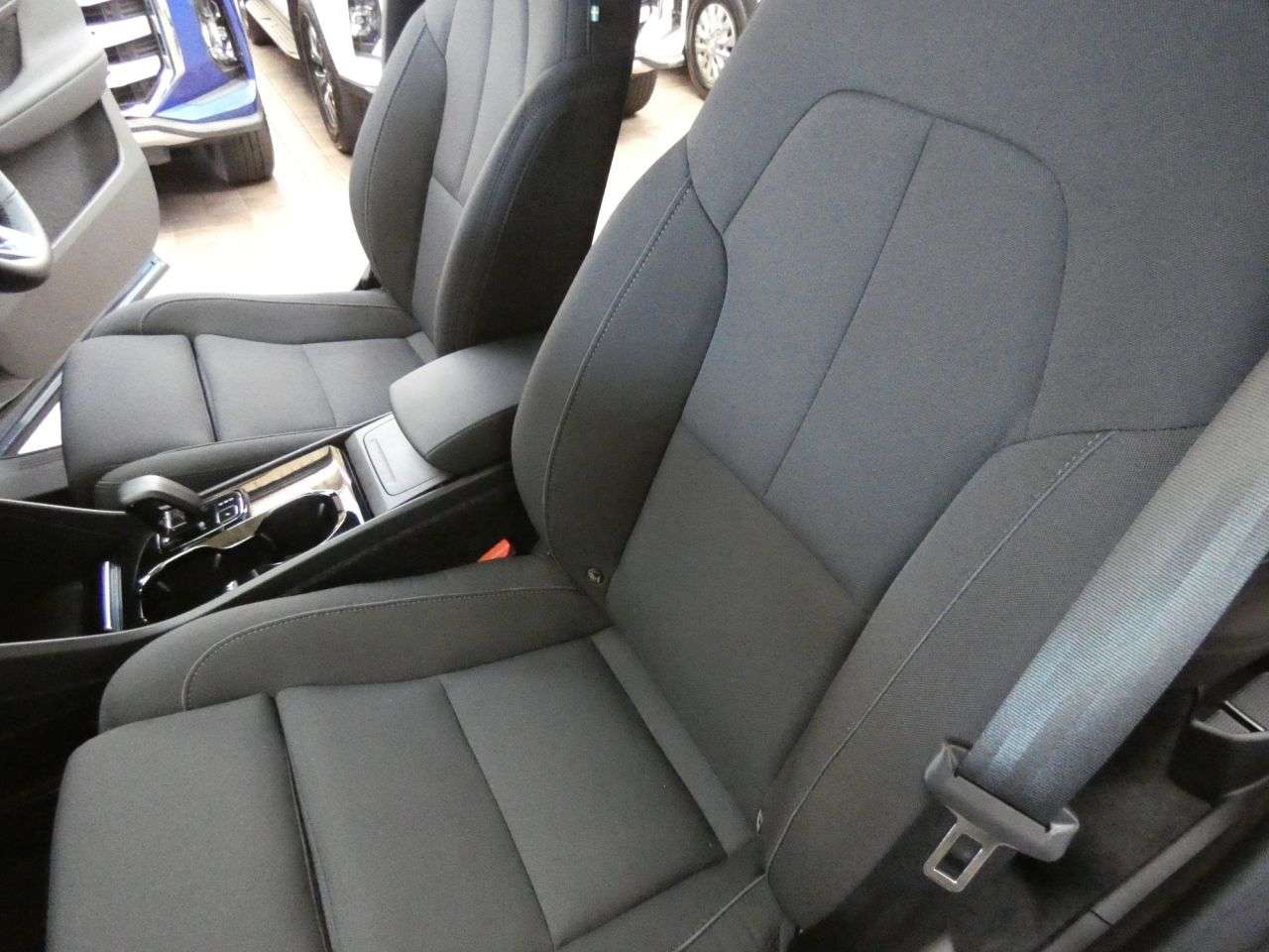 2022 VOLVO XC40 2022 VOLVO XC40