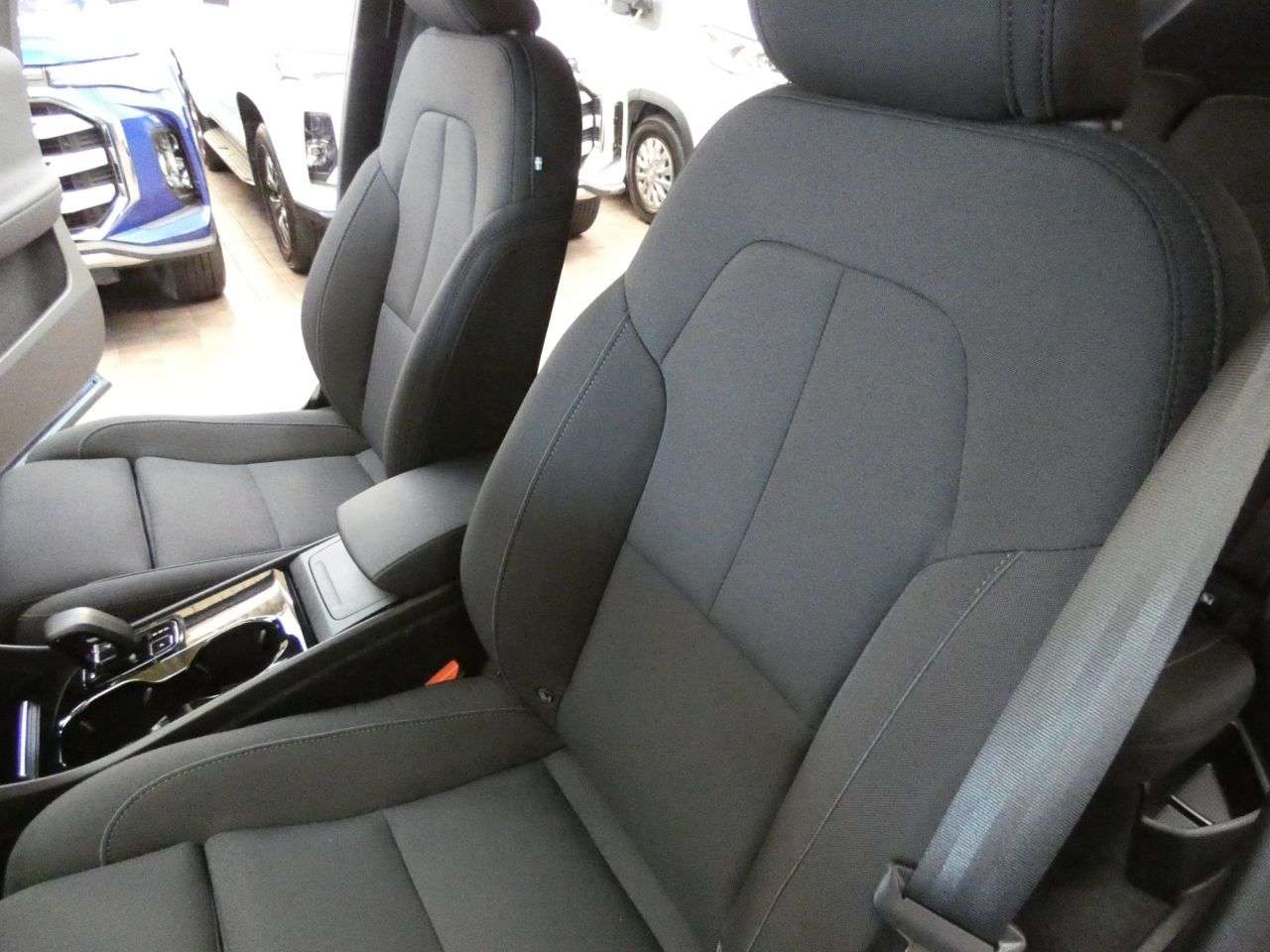 2022 VOLVO XC40 2022 VOLVO XC40