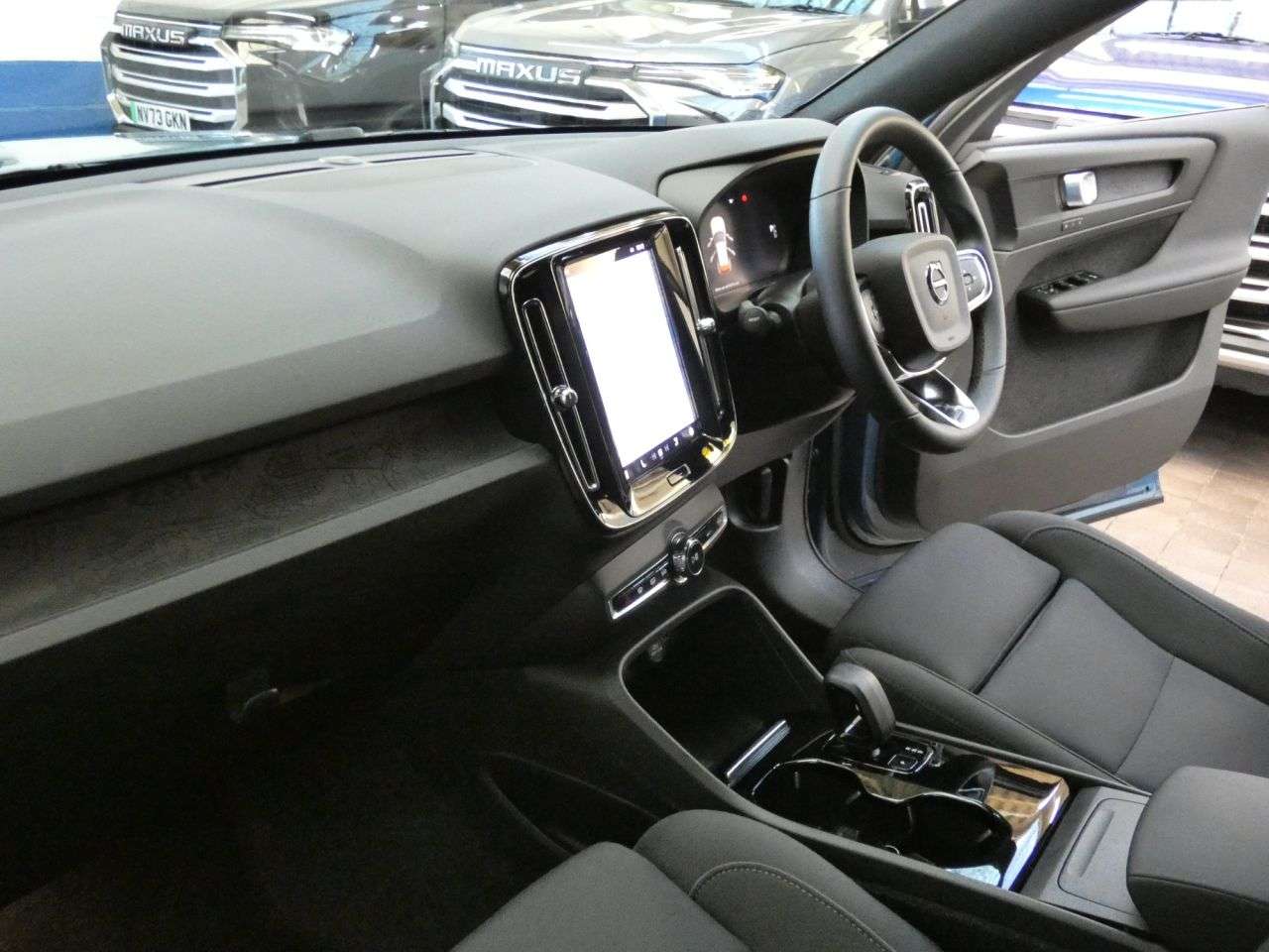 2022 VOLVO XC40 2022 VOLVO XC40