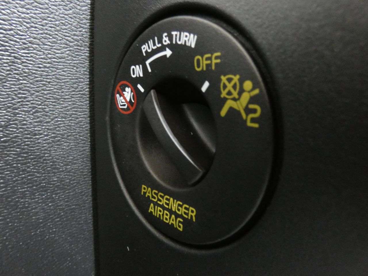 2022 VOLVO XC40 2022 VOLVO XC40