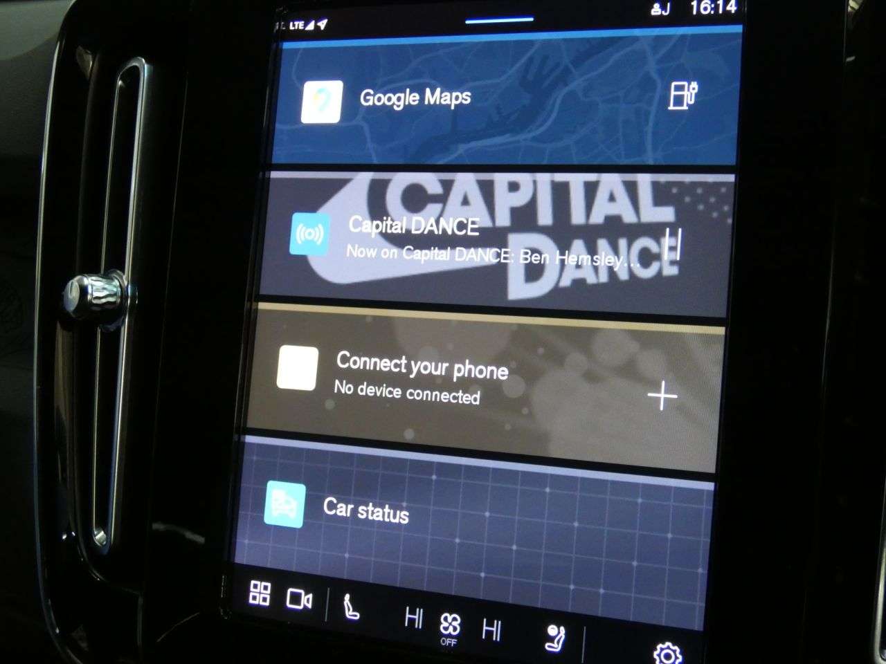 2022 VOLVO XC40 2022 VOLVO XC40