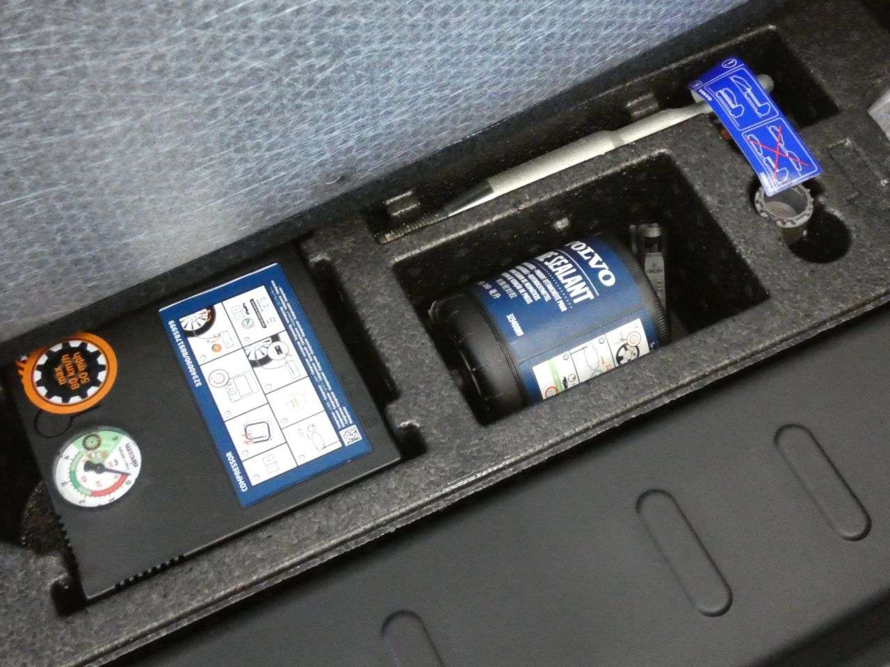 2022 VOLVO XC40 2022 VOLVO XC40