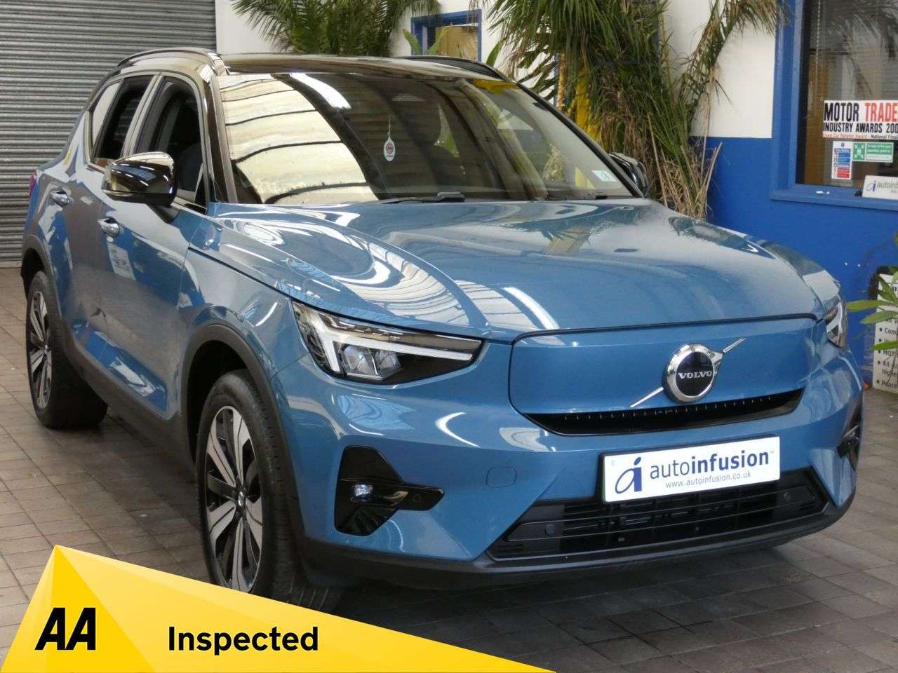 A 2022 VOLVO XC40 Recharge 69kWh Plus SUV 5dr Electric Auto (231 ps) GENUINE LOW MILES 1 OWNE A 2022 VOLVO XC40 Recharge 69kWh Plus SUV 5dr Electric Auto (231 ps) GENUINE LOW MILES 1 OWNE