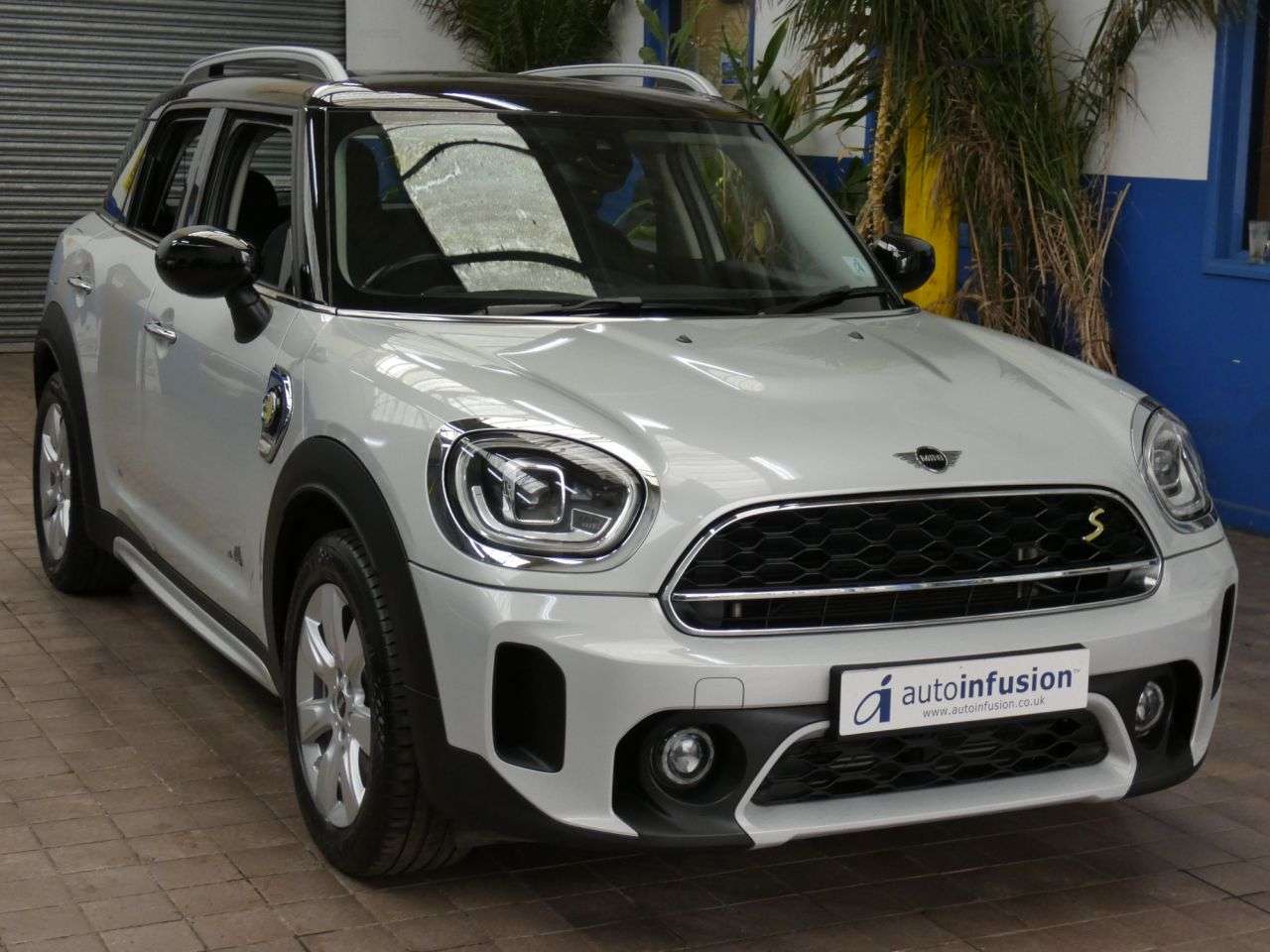 A 2021 MINI COUNTRYMAN 1.5 10kWh Cooper SE Classic SUV 5dr Petrol Plug-in Hybrid Auto ALL4 Euro 6 A 2021 MINI COUNTRYMAN 1.5 10kWh Cooper SE Classic SUV 5dr Petrol Plug-in Hybrid Auto ALL4 Euro 6