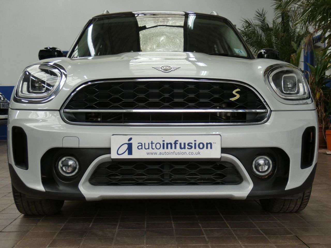A 2021 MINI COUNTRYMAN 1.5 10kWh Cooper SE Classic SUV 5dr Petrol Plug-in Hybrid Auto ALL4 Euro 6 A 2021 MINI COUNTRYMAN 1.5 10kWh Cooper SE Classic SUV 5dr Petrol Plug-in Hybrid Auto ALL4 Euro 6