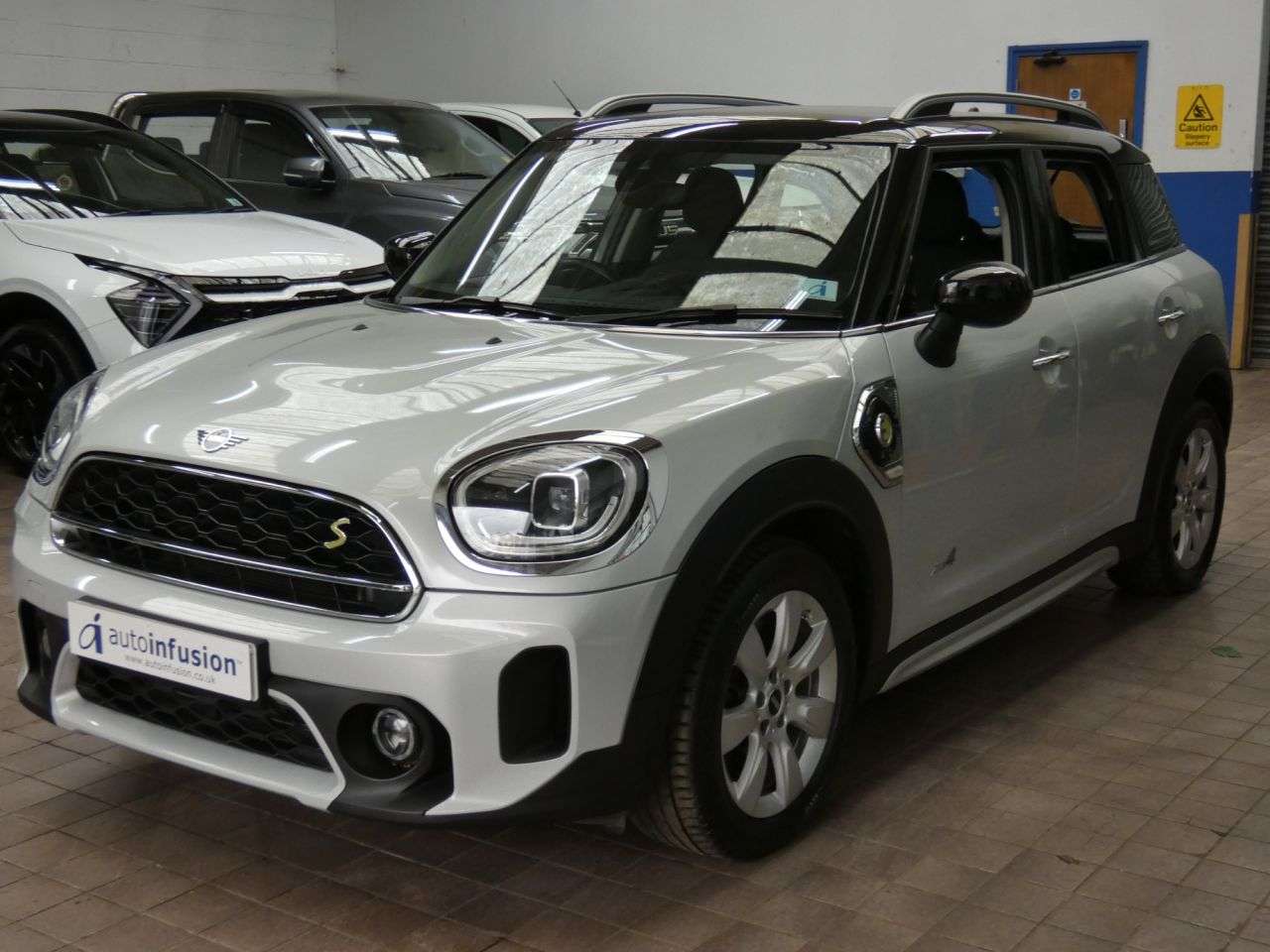 A 2021 MINI COUNTRYMAN 1.5 10kWh Cooper SE Classic SUV 5dr Petrol Plug-in Hybrid Auto ALL4 Euro 6 A 2021 MINI COUNTRYMAN 1.5 10kWh Cooper SE Classic SUV 5dr Petrol Plug-in Hybrid Auto ALL4 Euro 6