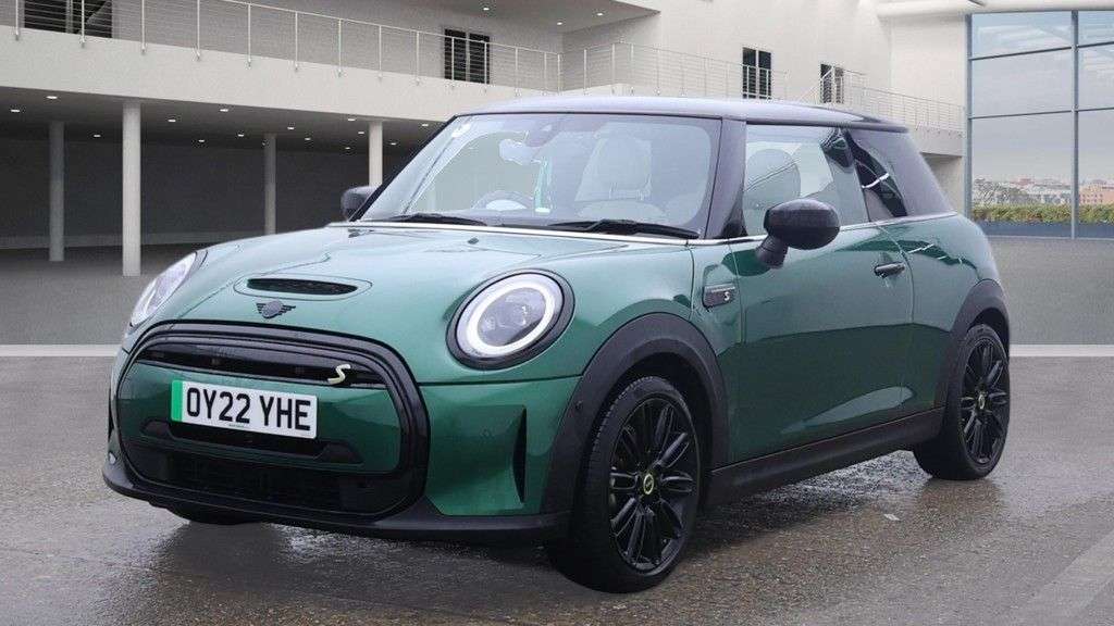 A 2022 MINI ELECTRIC HATCH Cooper SE 32.6kWh Level 3 Hatchback 3dr Electric Auto (184 ps) STUNNING EXA A 2022 MINI ELECTRIC HATCH Cooper SE 32.6kWh Level 3 Hatchback 3dr Electric Auto (184 ps) STUNNING EXA